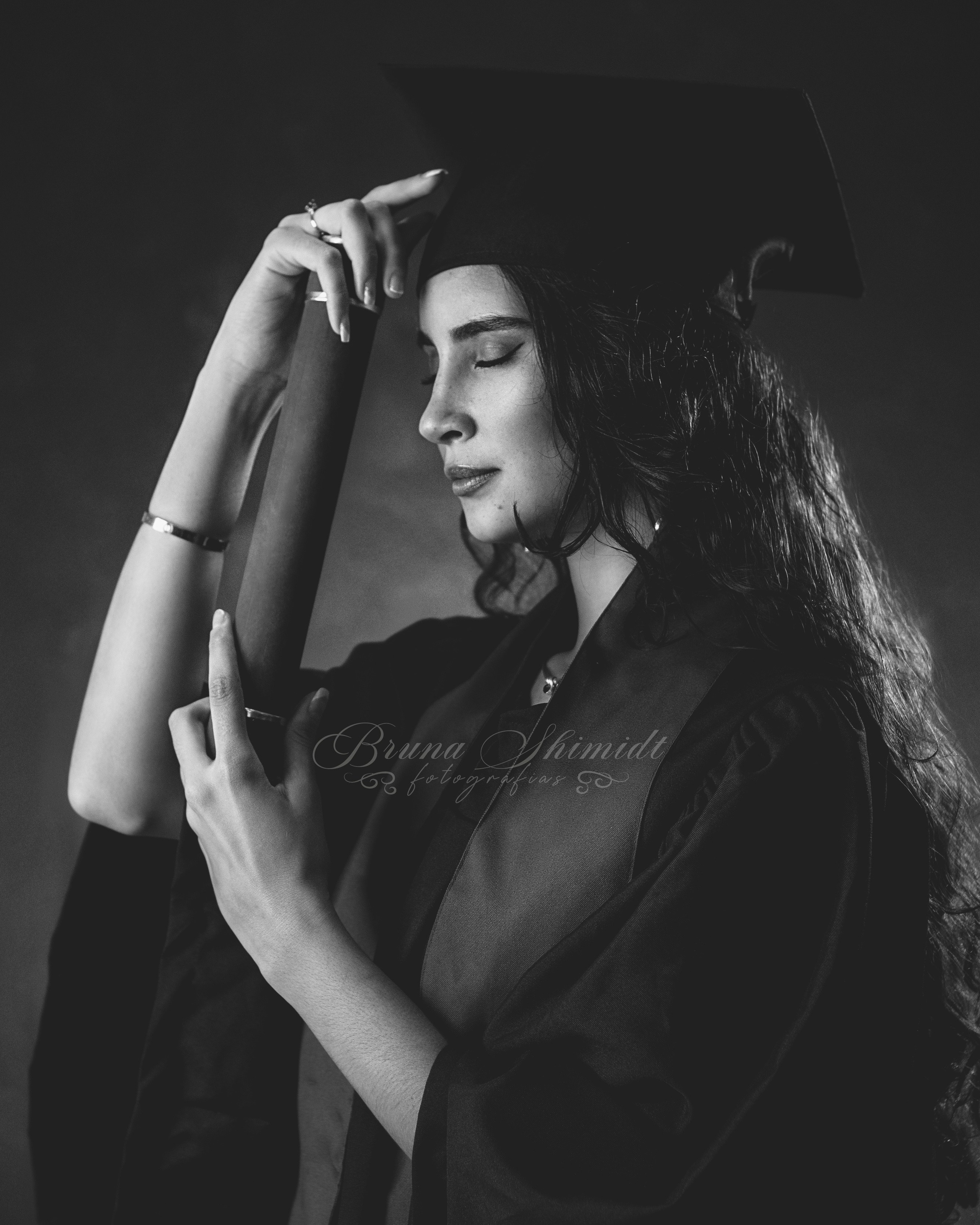 Ensaio de formatura em São Paulo para guardar cada detalhe dessa conquista. Fotografias profissionais que valorizam sua personalidade e transformam esse momento em uma lembrança inesquecível.