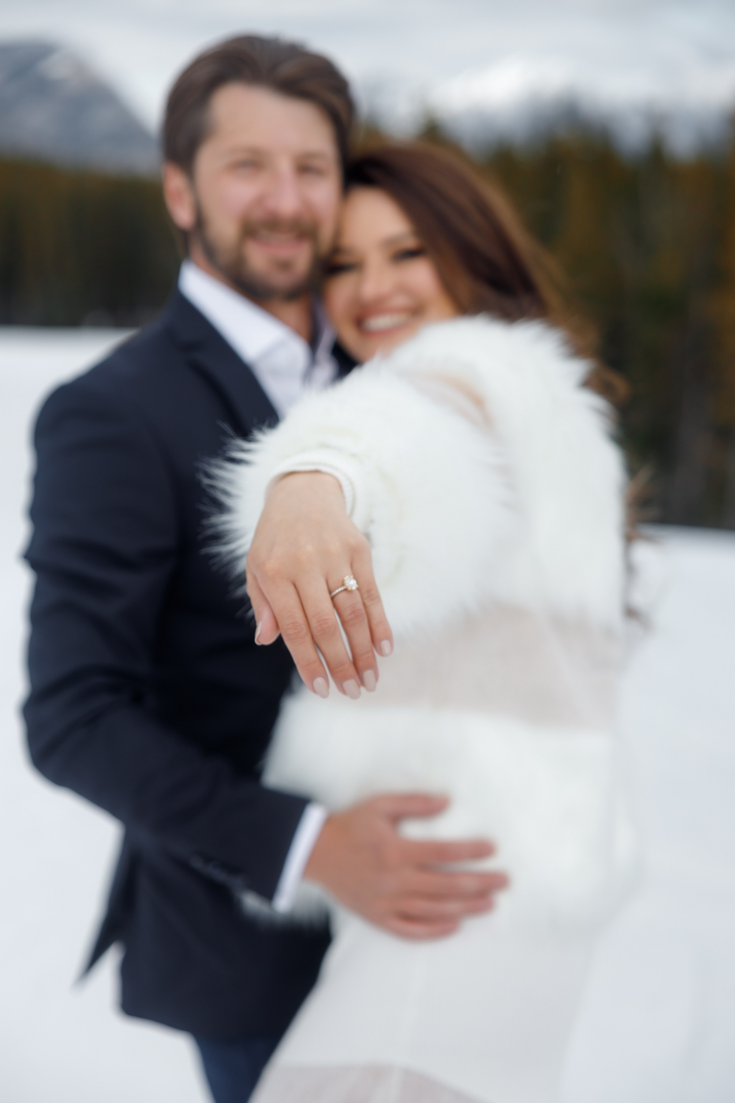 Ski engagement session. Photographer Elvira Hryshchenko