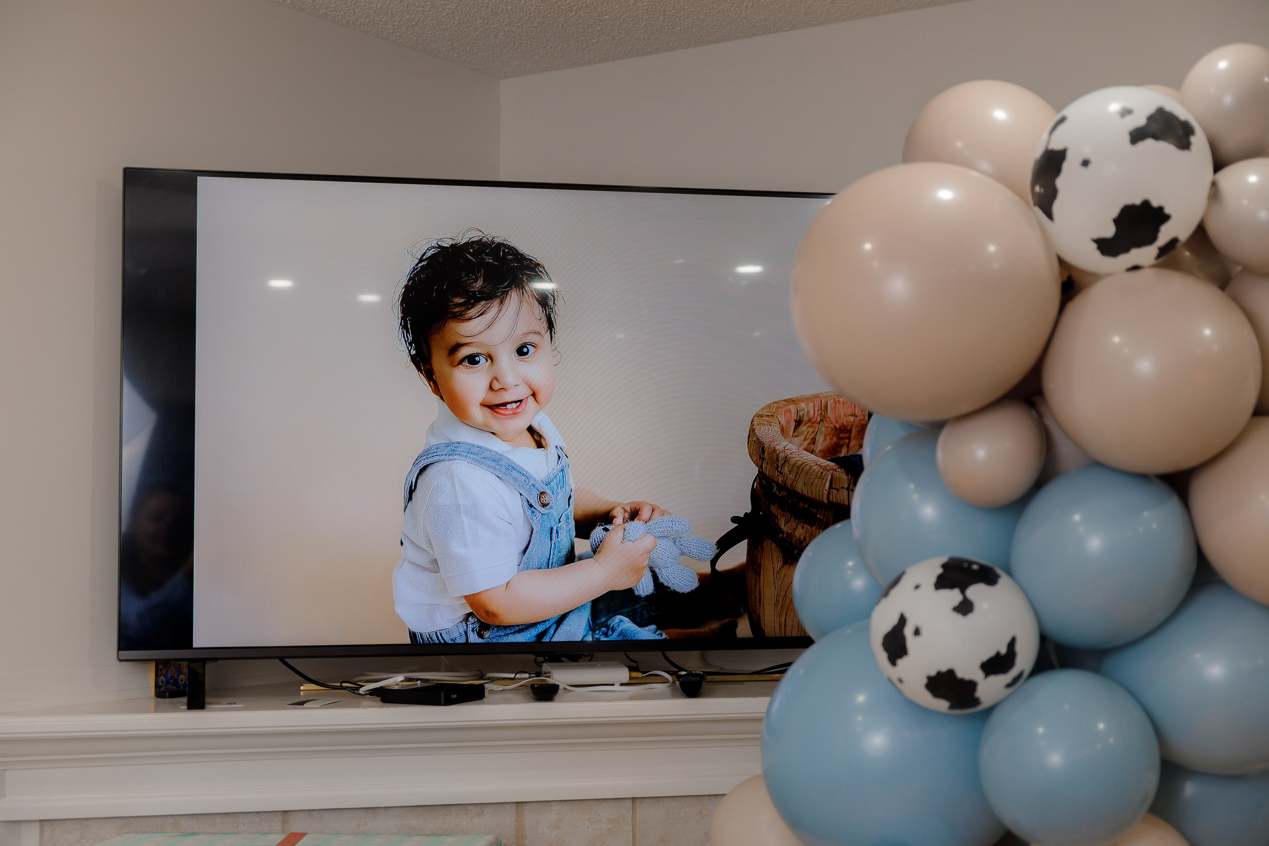 Fateh’s 1st birthday. Photographer Elvira Hryshchenko