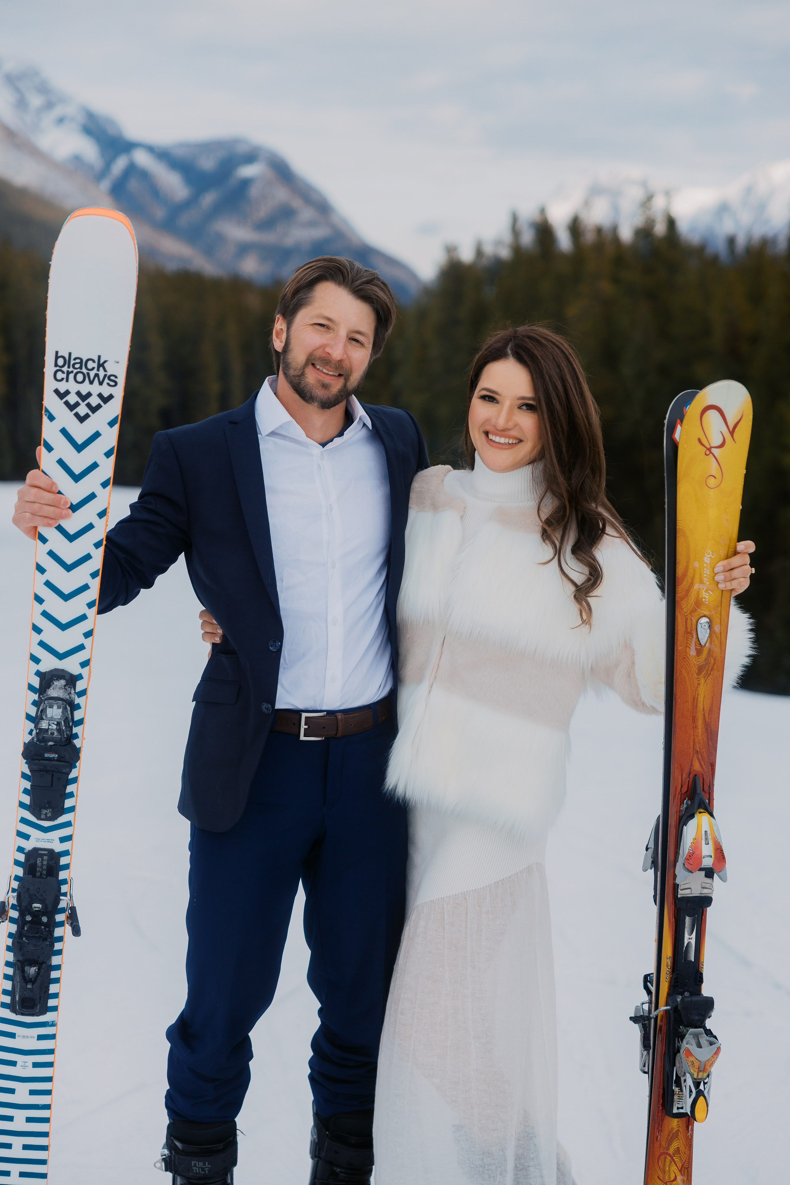Ski engagement session. Photographer Elvira Hryshchenko