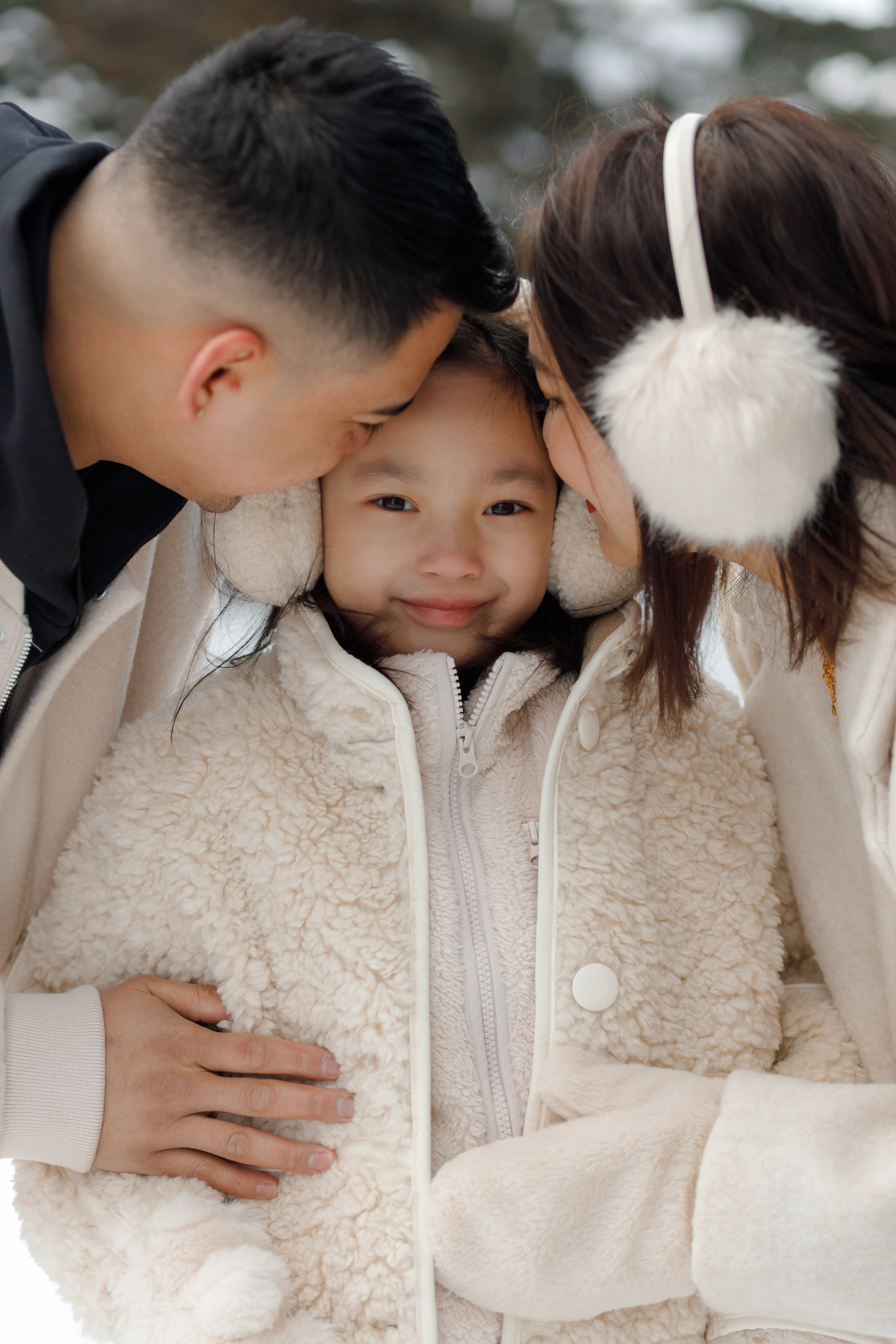 Family winter story. Photographer Elvira Hryshchenko