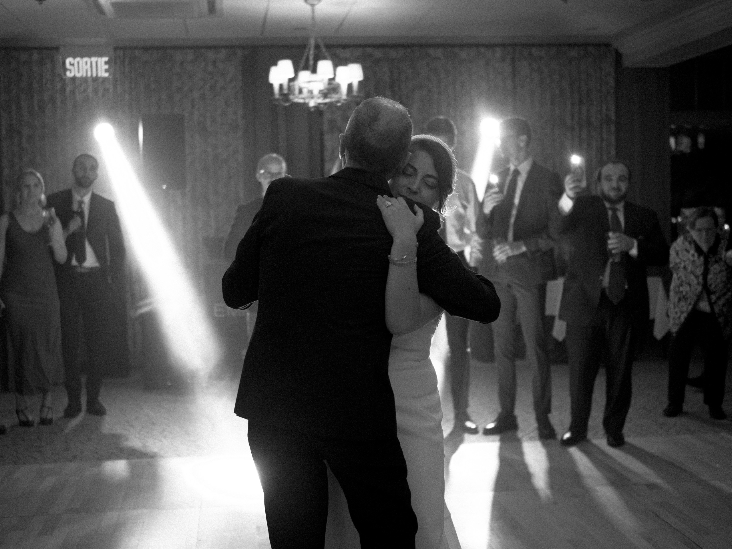 Wedding of Cassandra and Loïc in Beaconsfield, Montreal. Montreal Wedding Photographer — Muriel Oe Photo