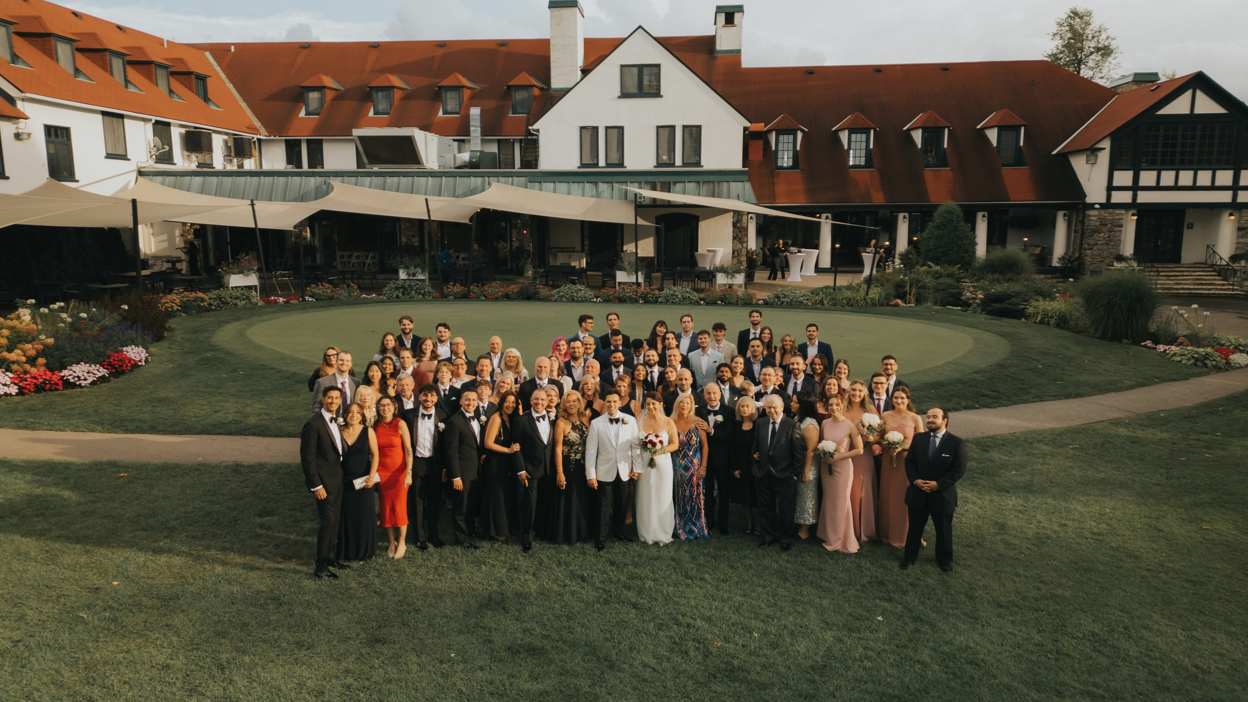Wedding of Cassandra and Loïc in Beaconsfield, Montreal. Montreal Wedding Photographer — Muriel Oe Photo