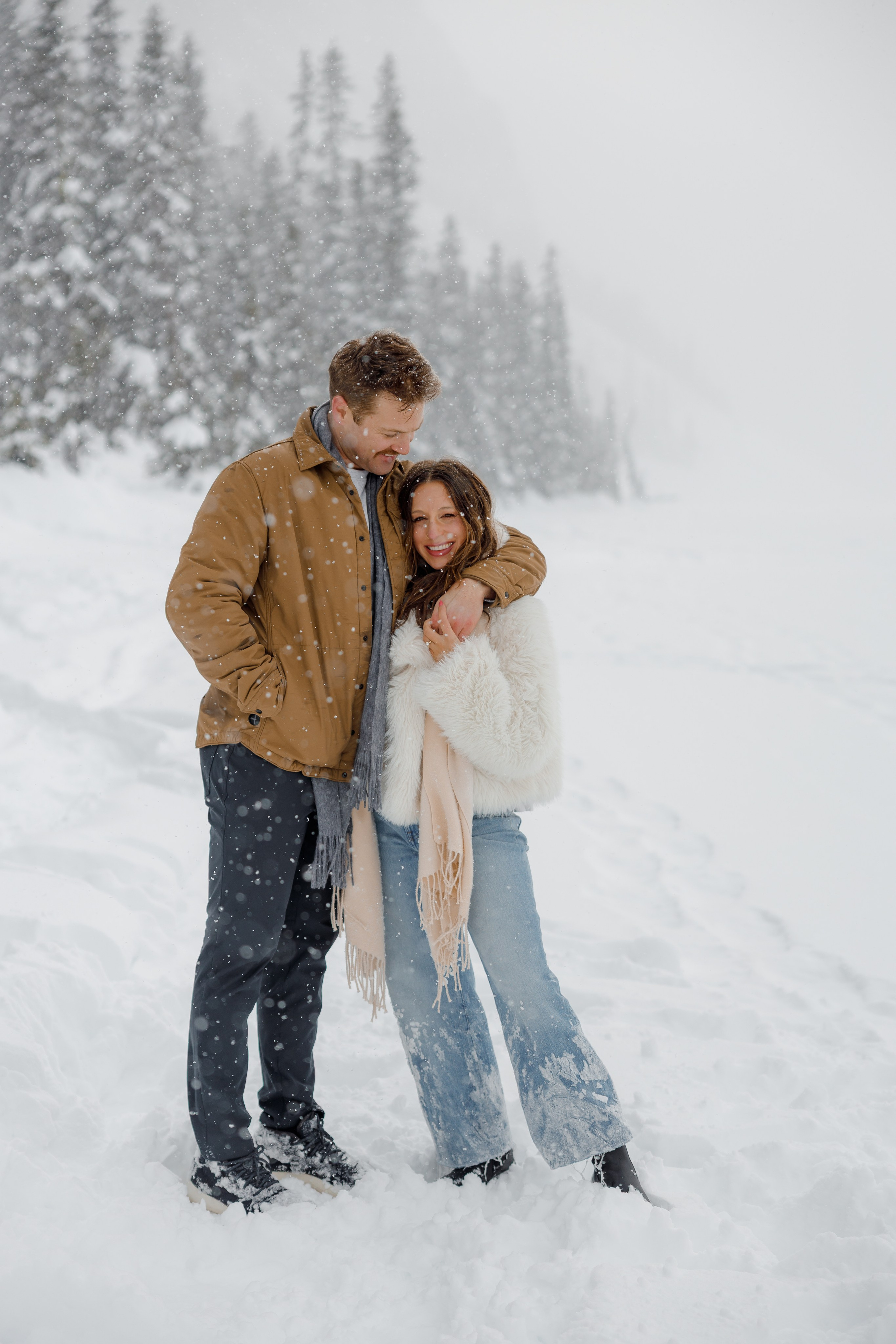 Lake Louise engagement session. Photographer Elvira Hryshchenko