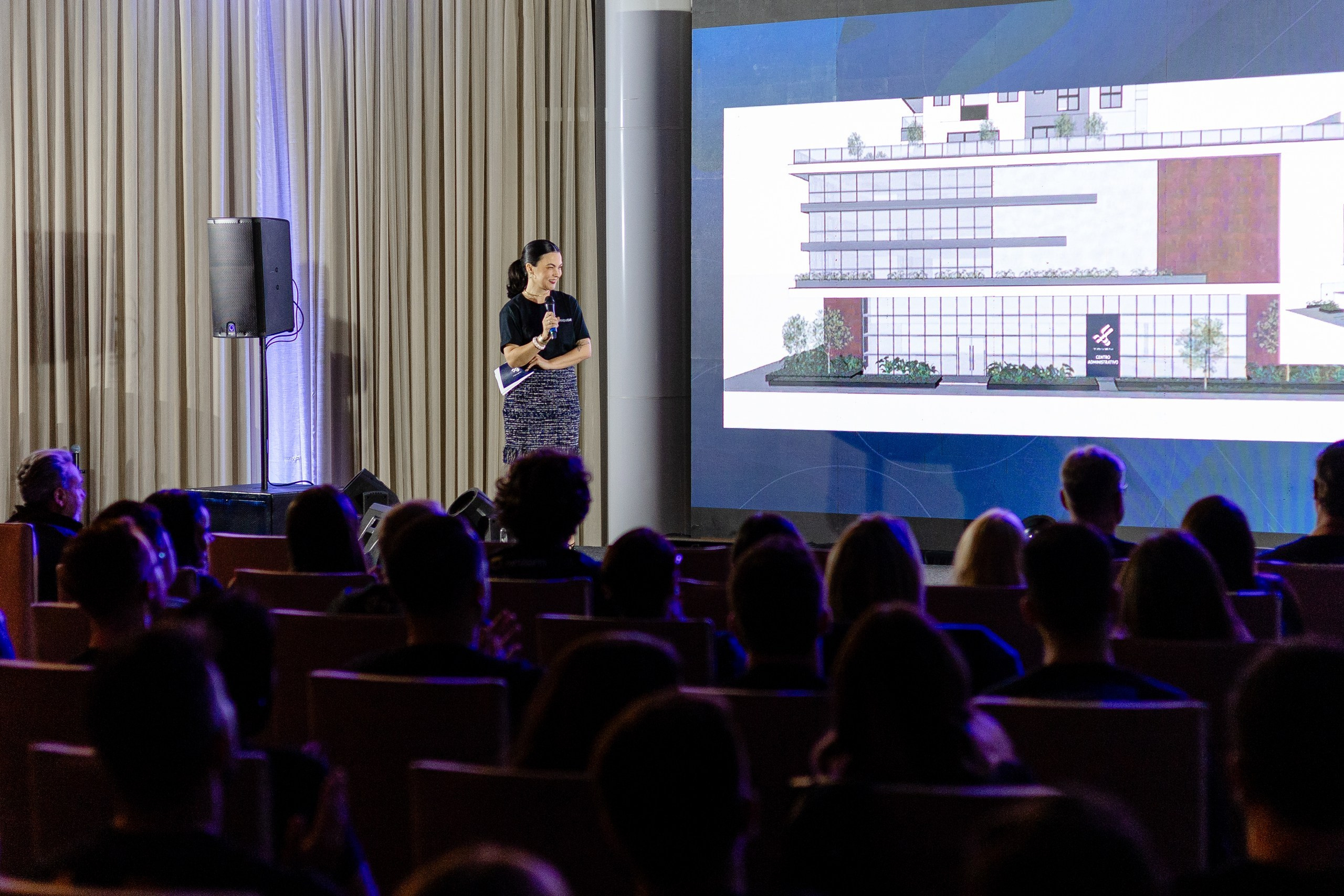 Fotografia de evento corporativo Triveni Day com César Cielo em Itajaí