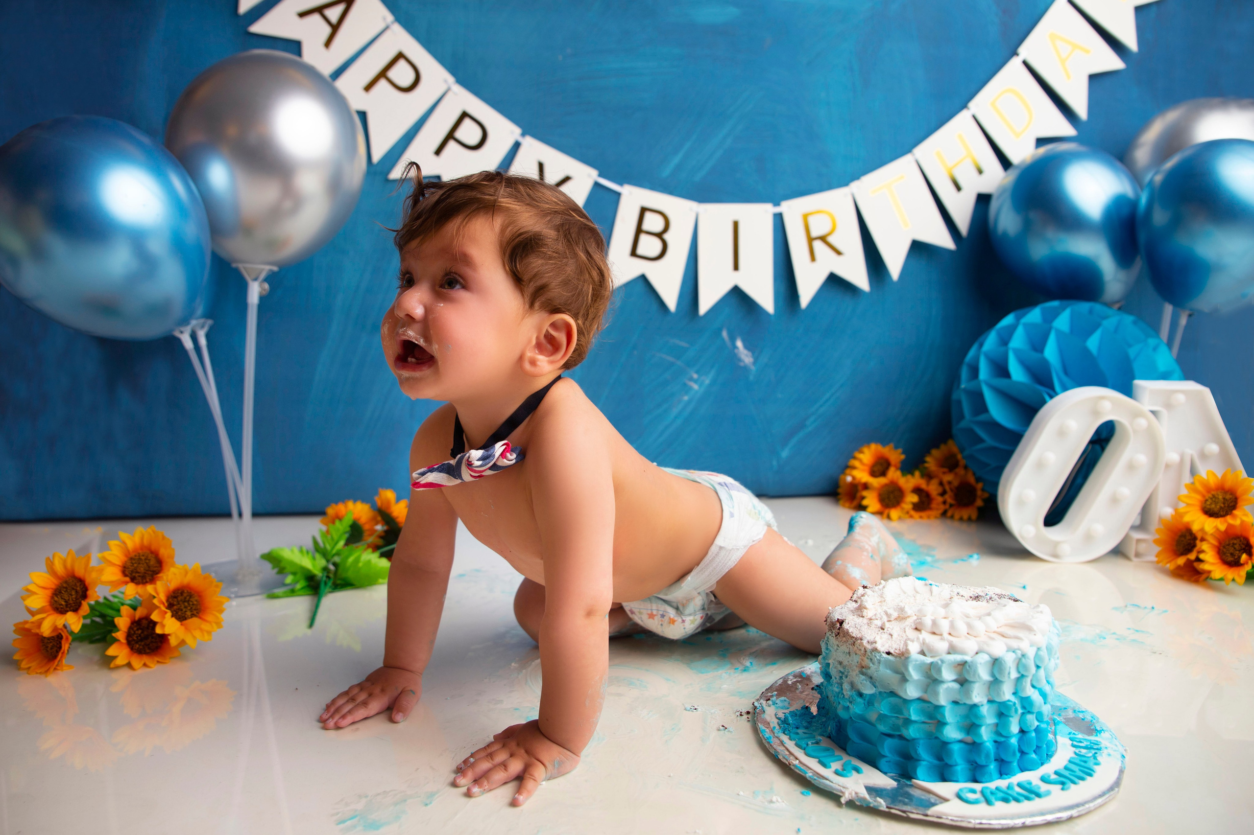 Cake Smash. Lifestyle and Family Photographer Faryal Saeed