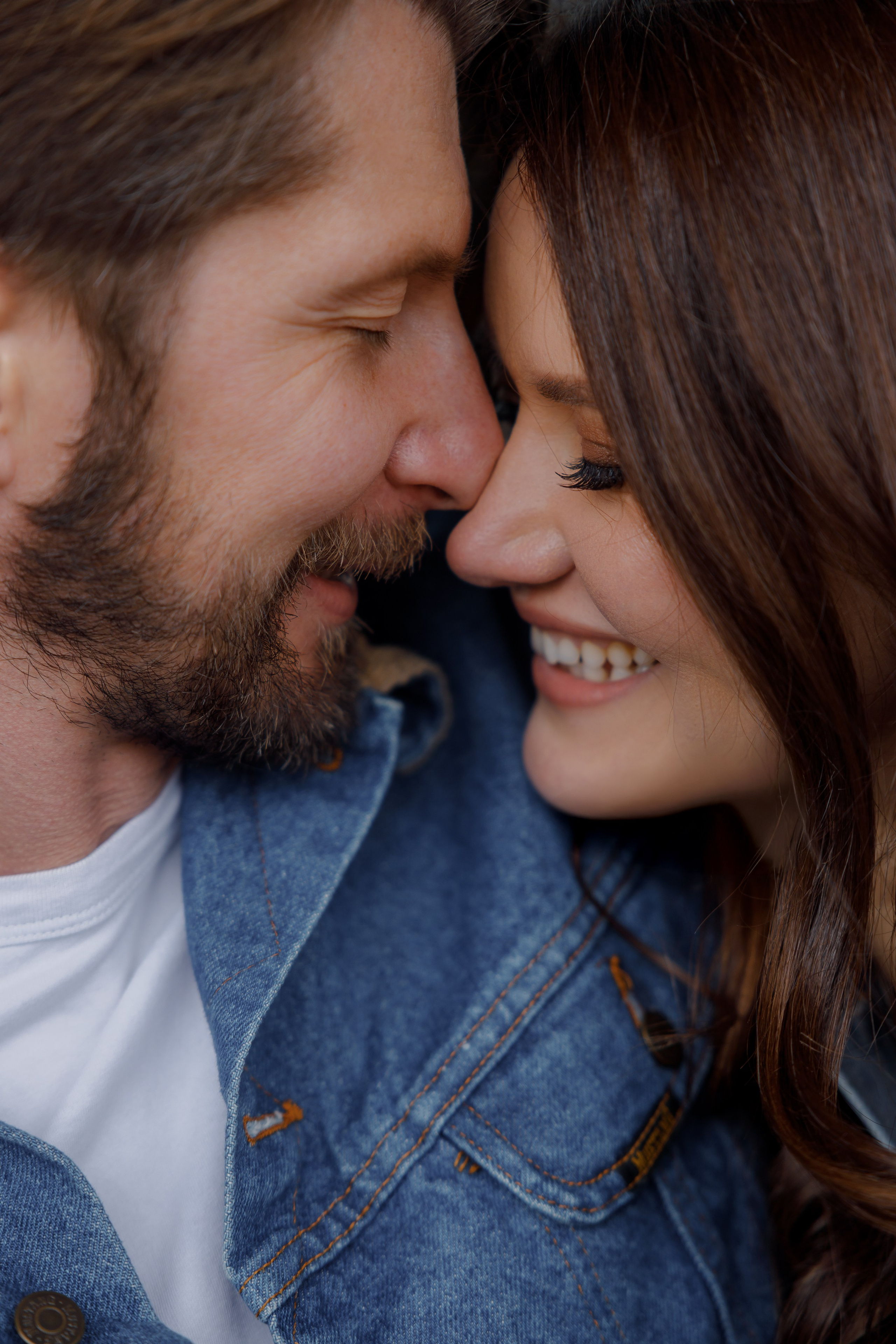 Ski engagement session. Photographer Elvira Hryshchenko