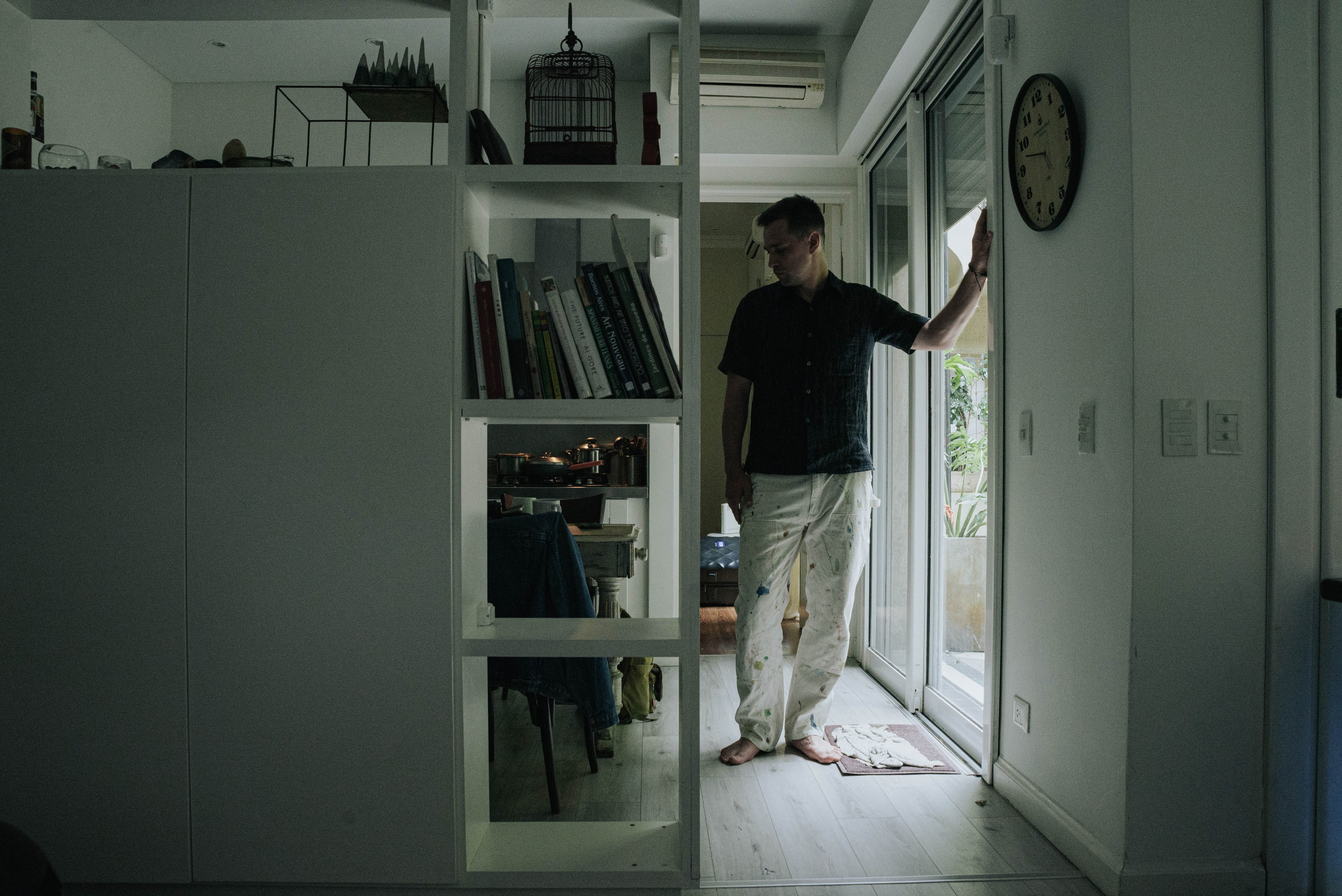 Docdocdoc. Visiting a Friend. Photographer @elmirkami in the city of Buenos Aires