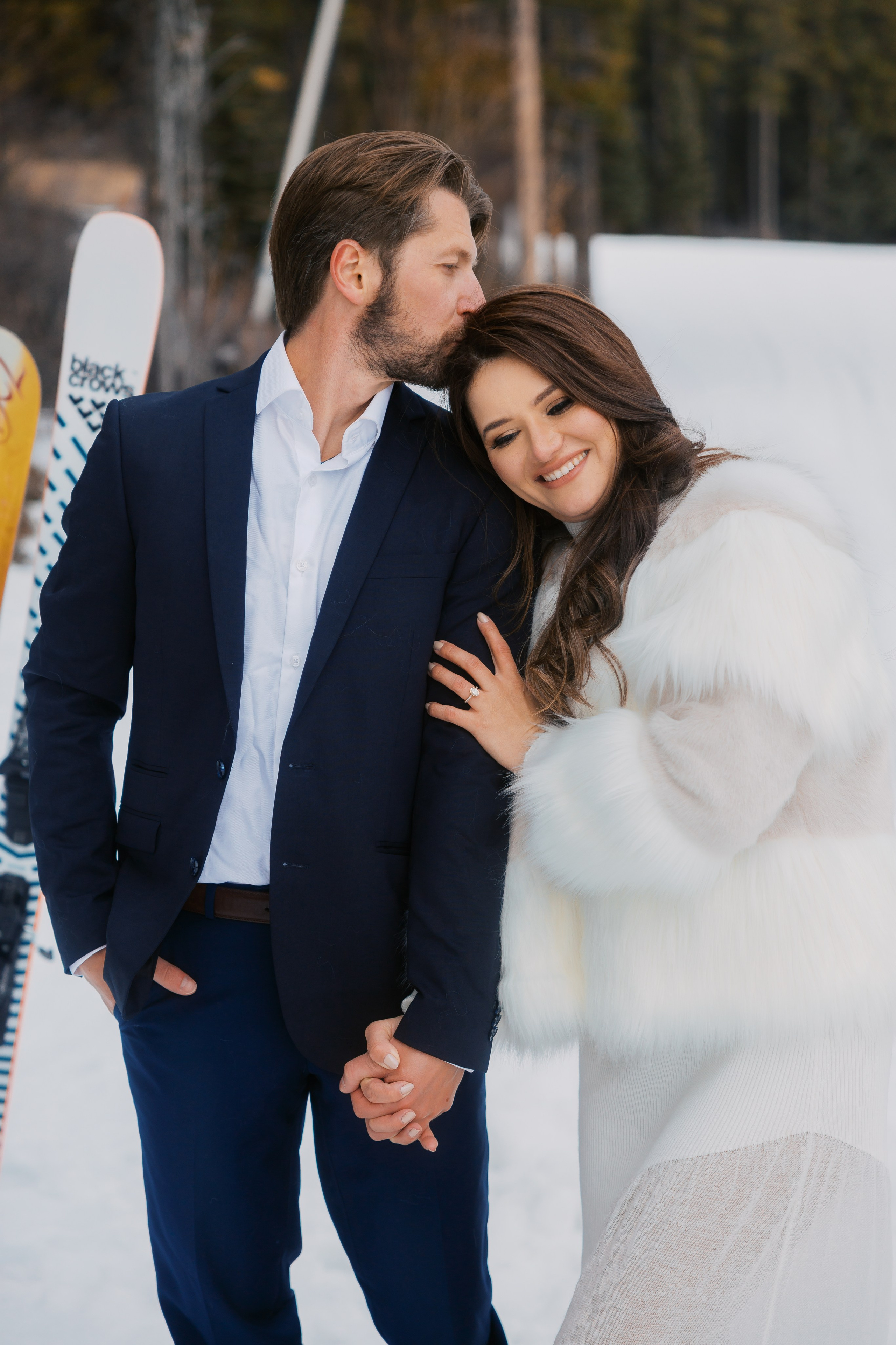 Ski engagement session. Photographer Elvira Hryshchenko