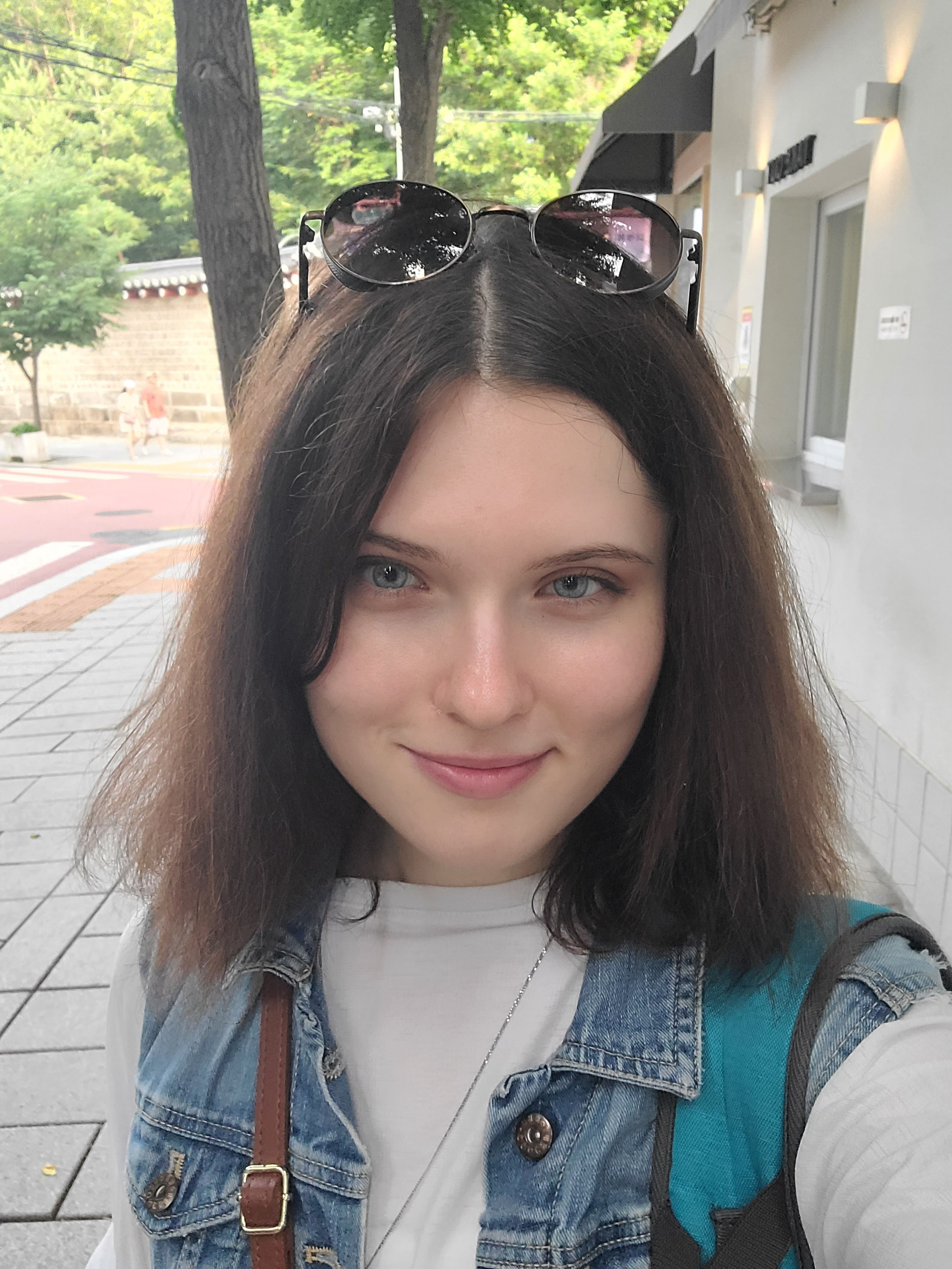 2025 Samsung Galaxy Z Fold7 바이럴 광고 — Extra model. Photographer in Seoul Dobrokvashina Natalya