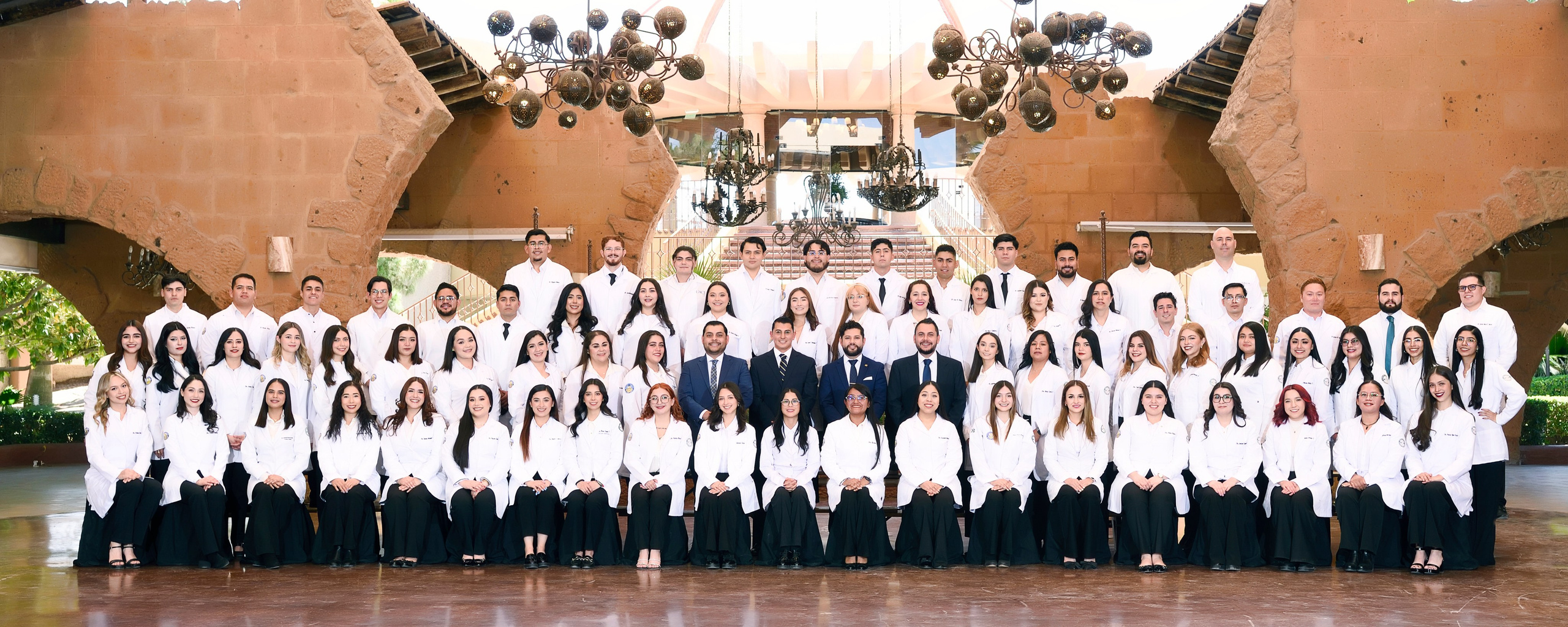Fotos Grupales de la UACJ. TOGAS IMAFOTO