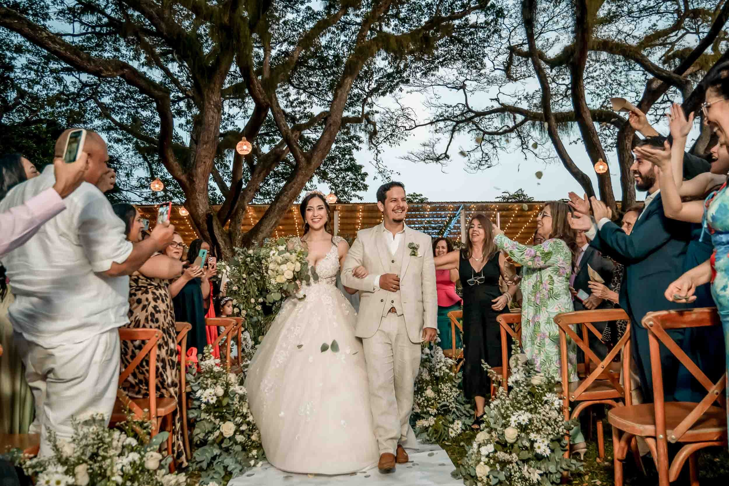 Boda en Cali. Hacienda Entre Rios - Daniela & Rodrigo. Karen Ortiz Photography / Fotógrafo profesional en Cali - Colombia