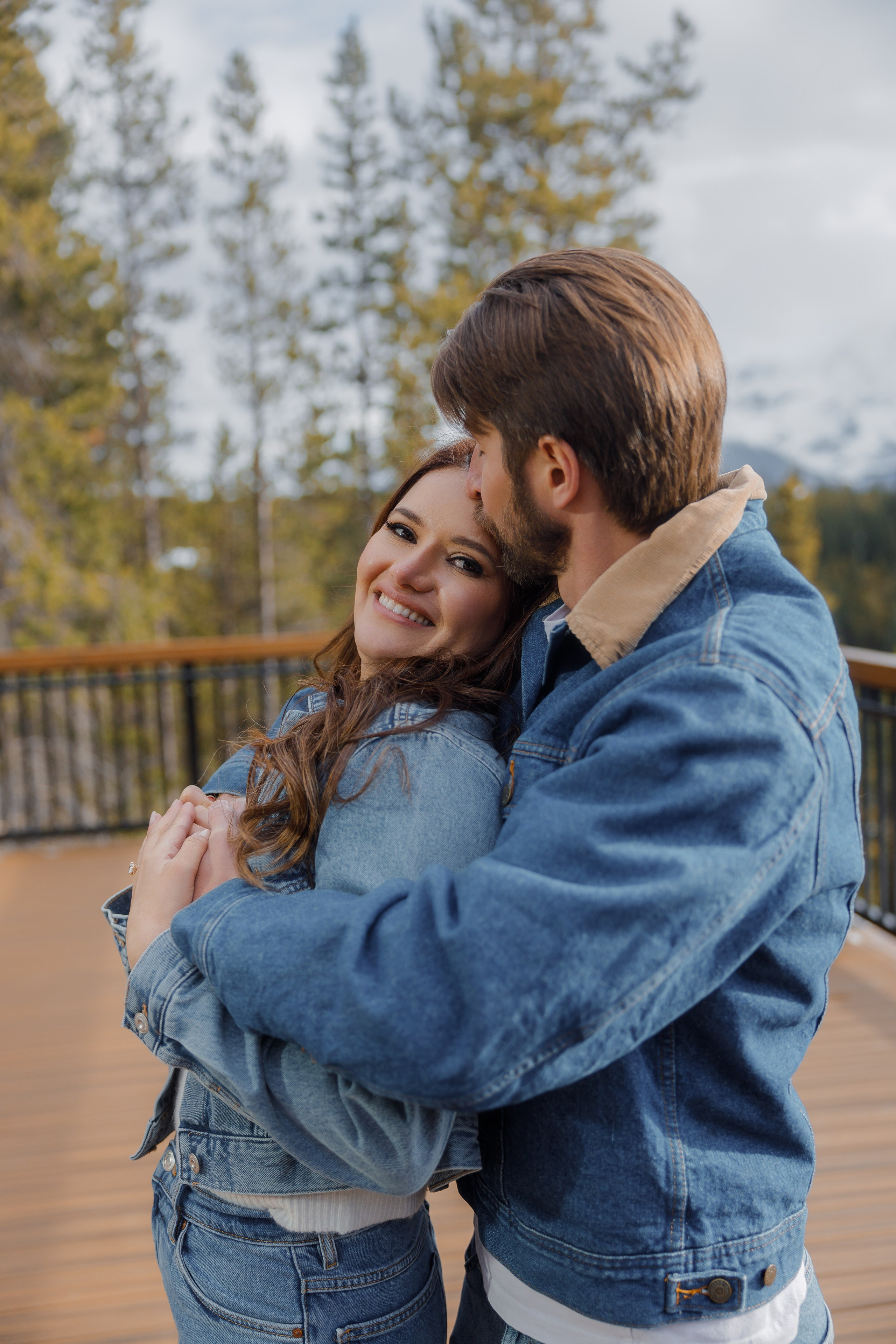 Ski engagement session. Photographer Elvira Hryshchenko