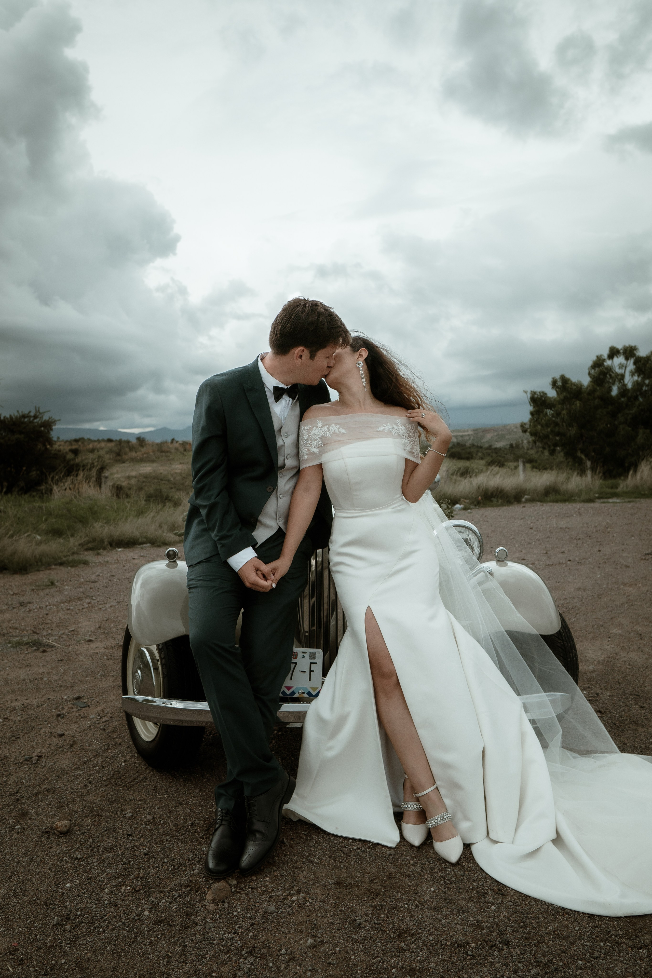Jorge y Liliana. TWO MILLIMETERS