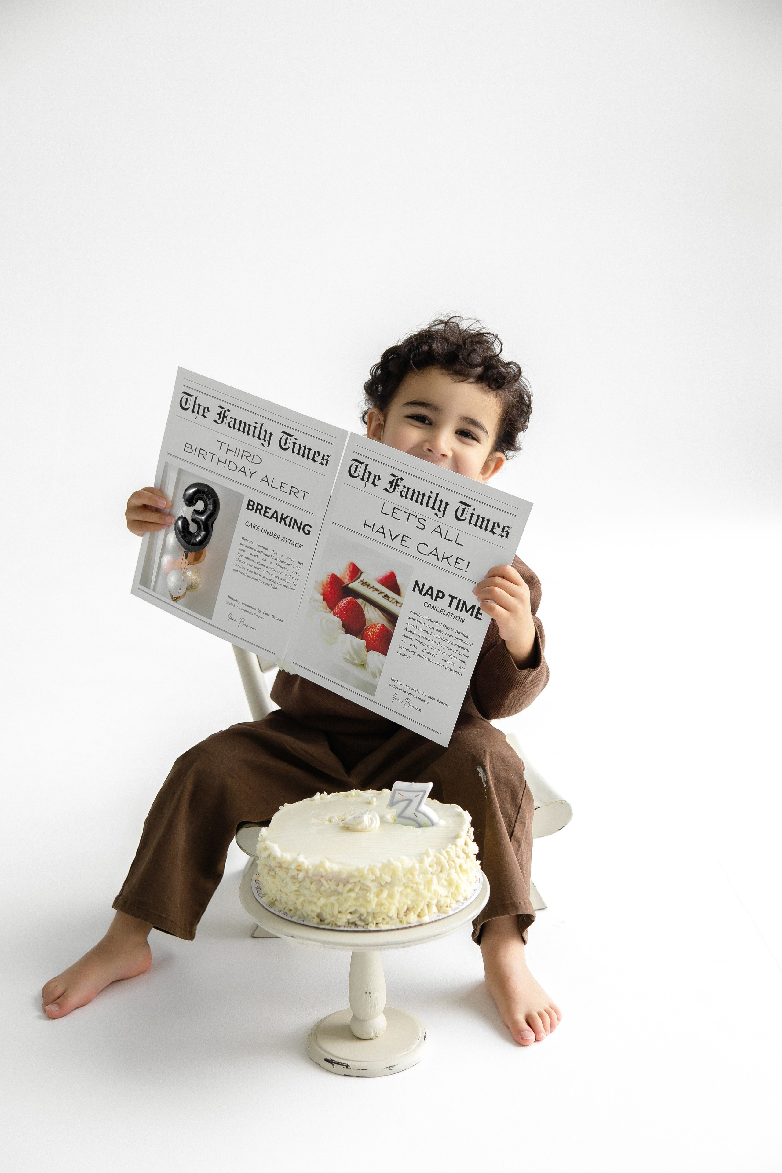 Baby Cake Smash Photographer in Toronto. Iana Banana | Toronto Maternity, Newborn & Family Photographer