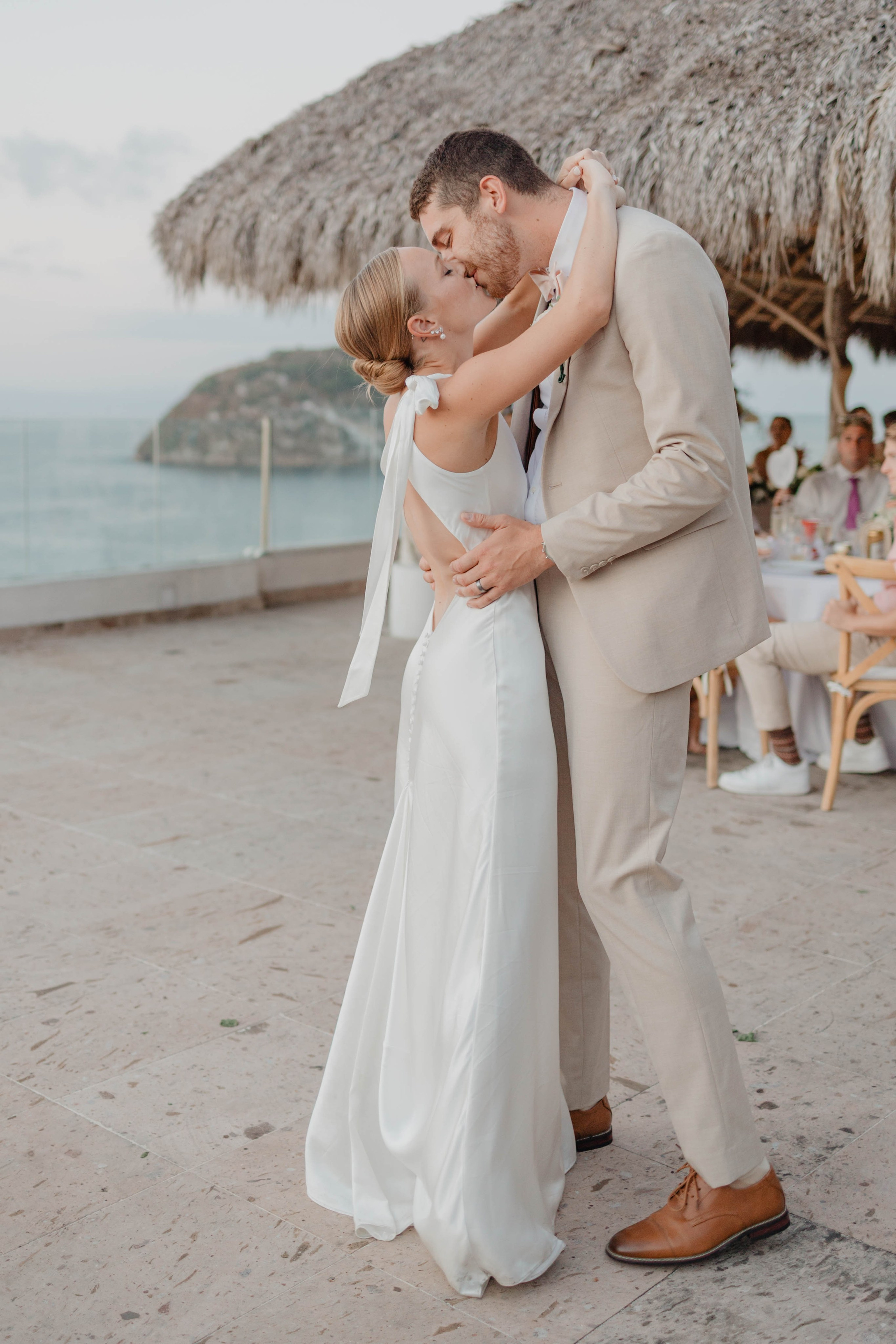 A Wedding at Casa Azul Profundo: Timeless Vows in Puerto Vallarta. Fotógrafo de Bodas en Puerto Vallarta y Riviera Nayarit | VL photo & film