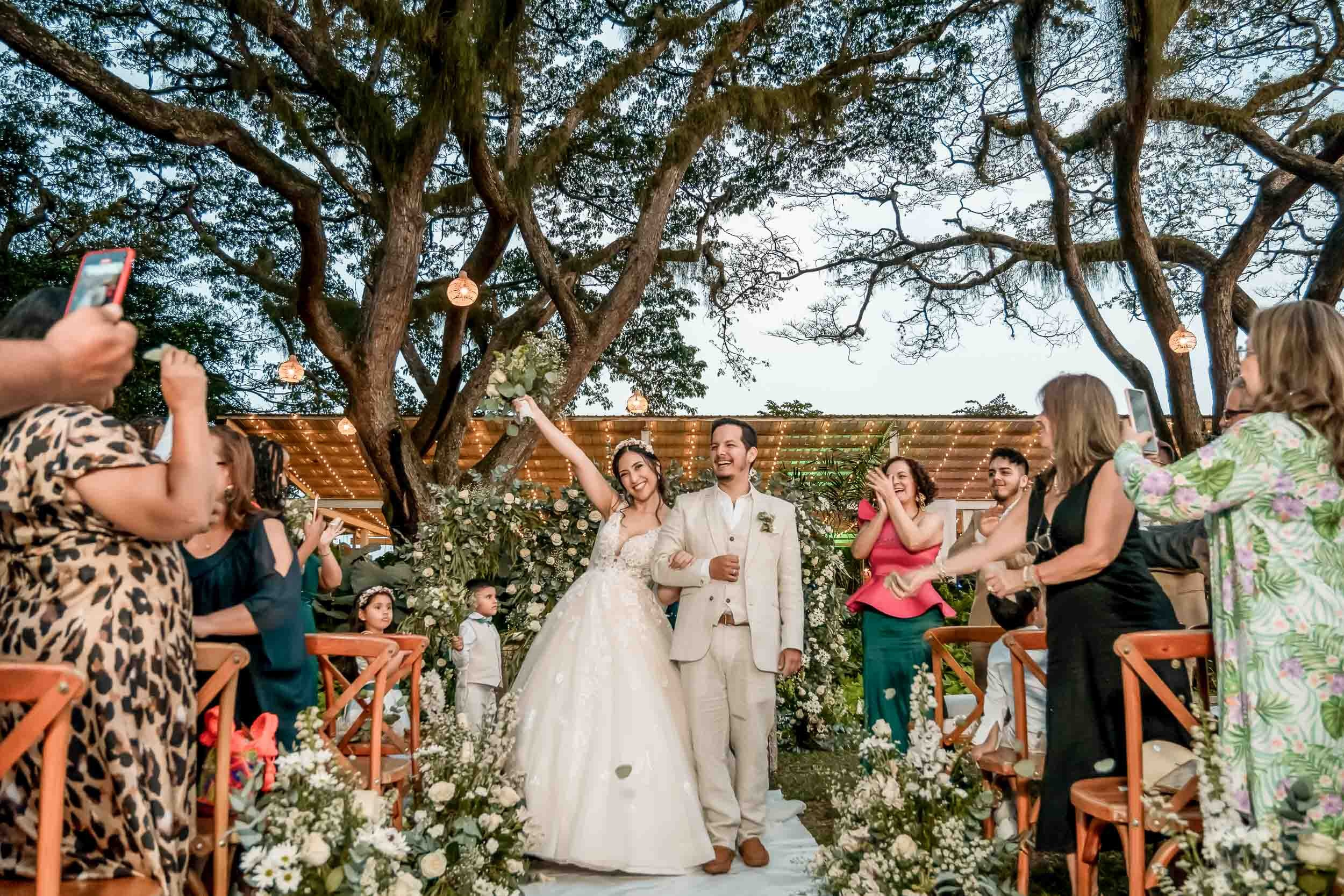 Boda en Cali. Hacienda Entre Rios - Daniela & Rodrigo. Karen Ortiz Photography / Fotógrafo profesional en Cali - Colombia