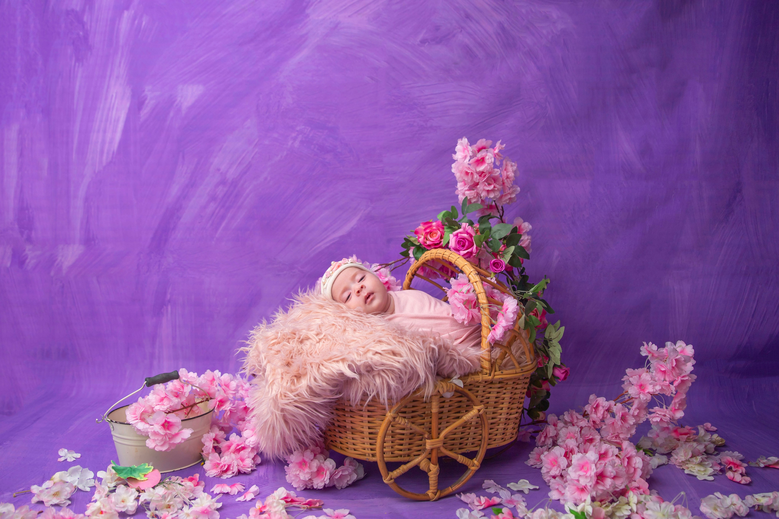 Newborns. Lifestyle and Family Photographer Faryal Saeed