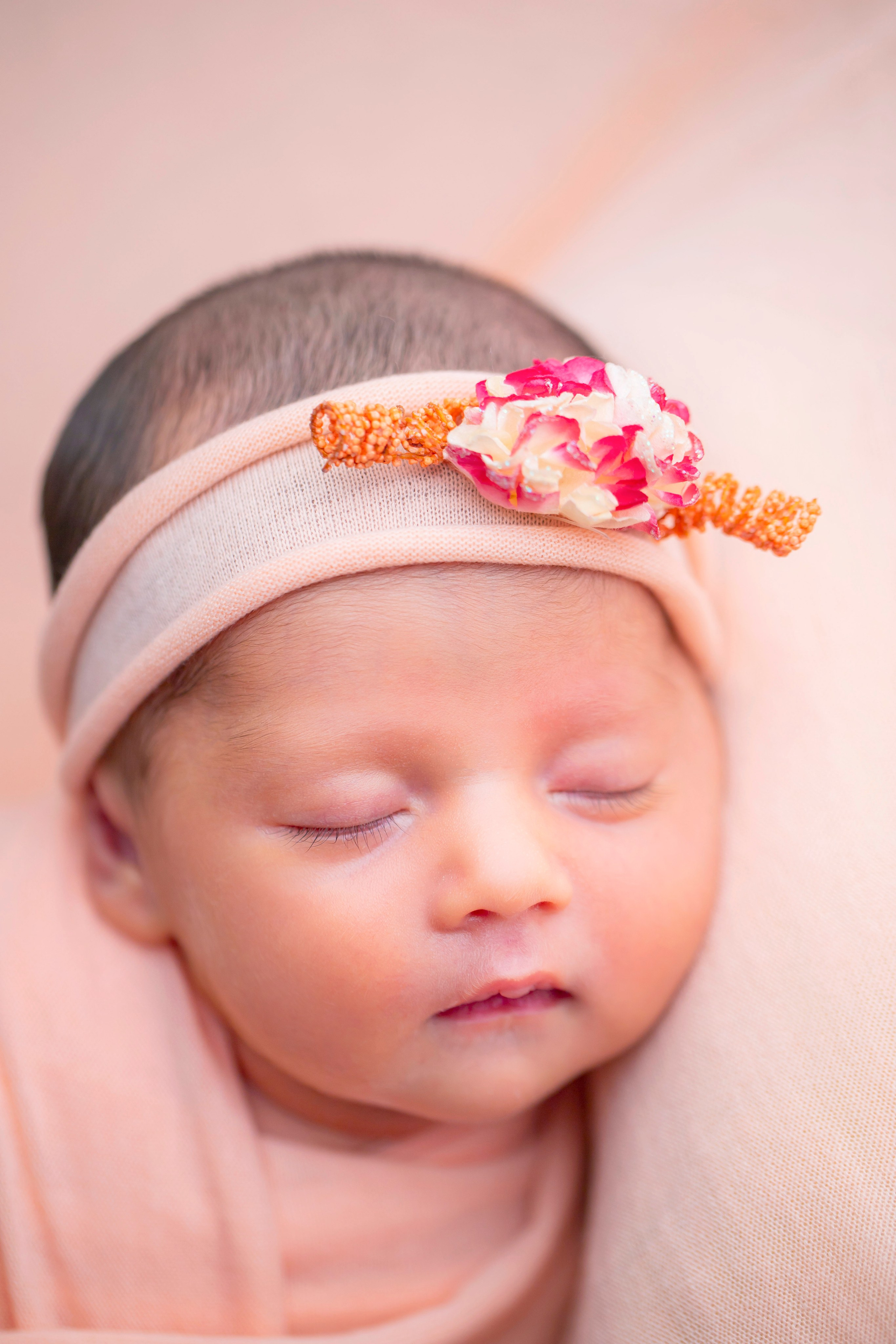 Newborns. Lifestyle and Family Photographer Faryal Saeed