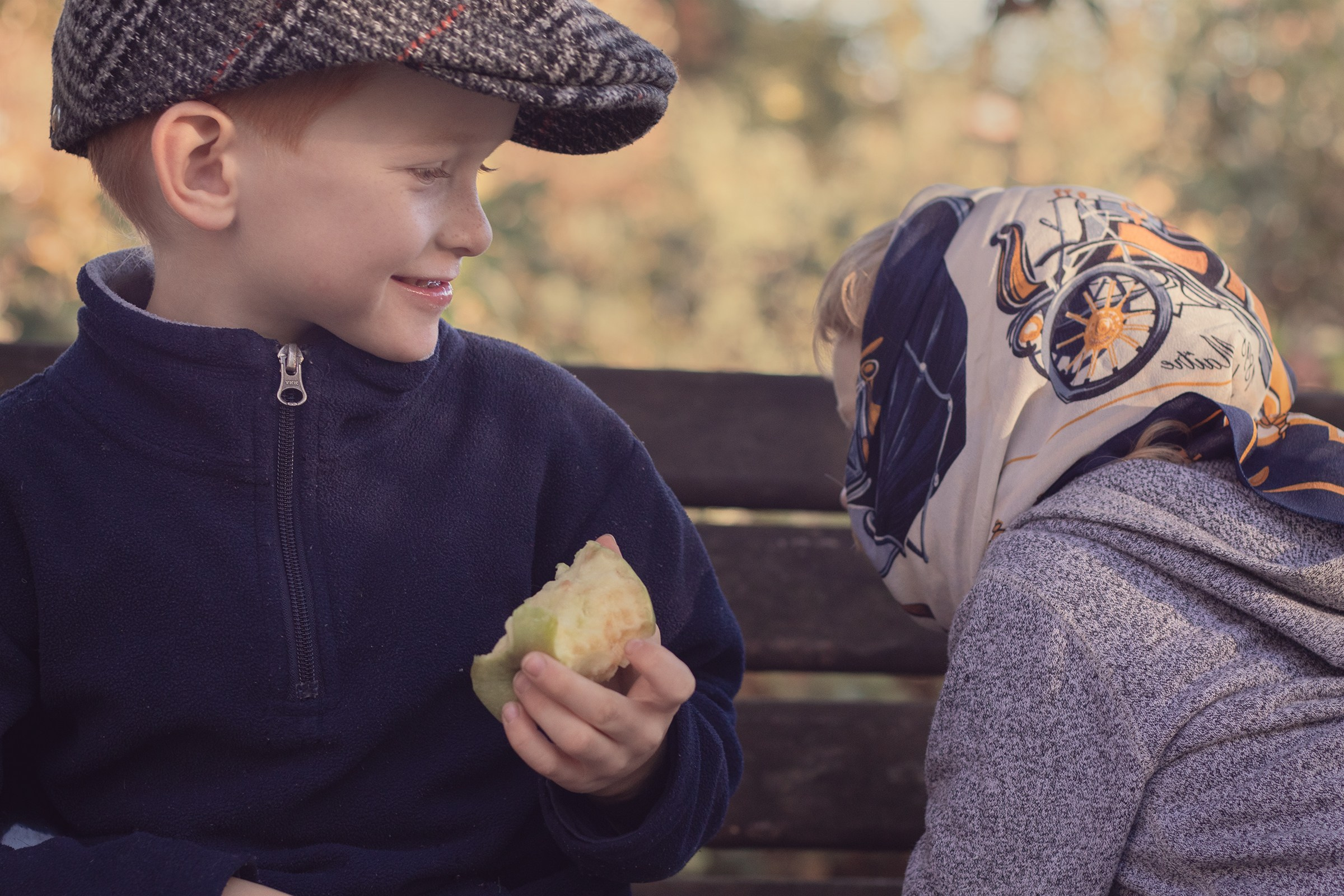 Outdoor photo session with kids. Pretty river, Ontario. Toronto Portrait Photographer Lena Lac