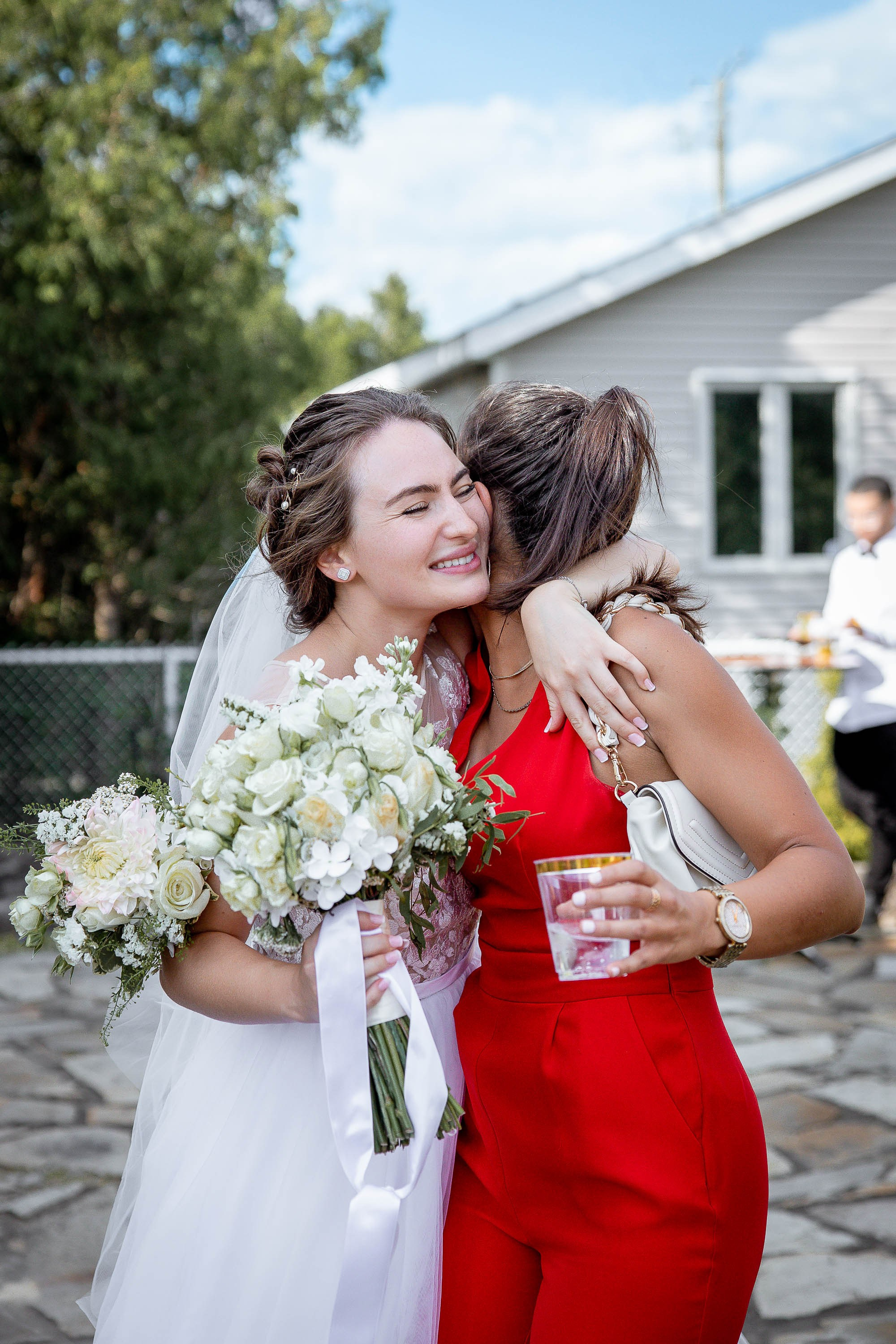 WEDDING PHOTOGRAPHY. Je suis photographe portraitiste et je réalise des portraits à toutes les étapes de votre vie! Bienvenue dans mon studio à Westmount, Qc