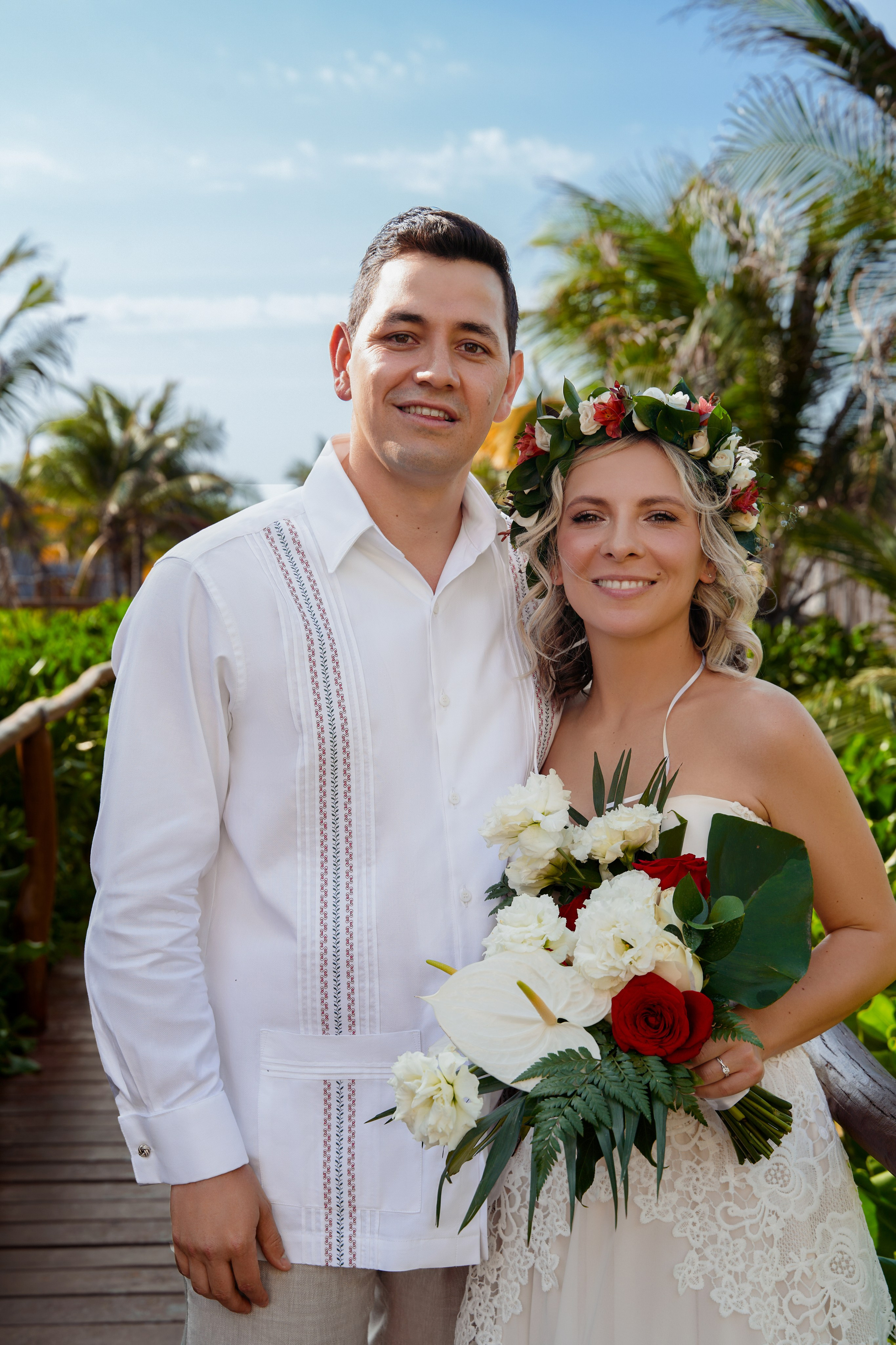 Bride and groom romantic portraits near Tulum