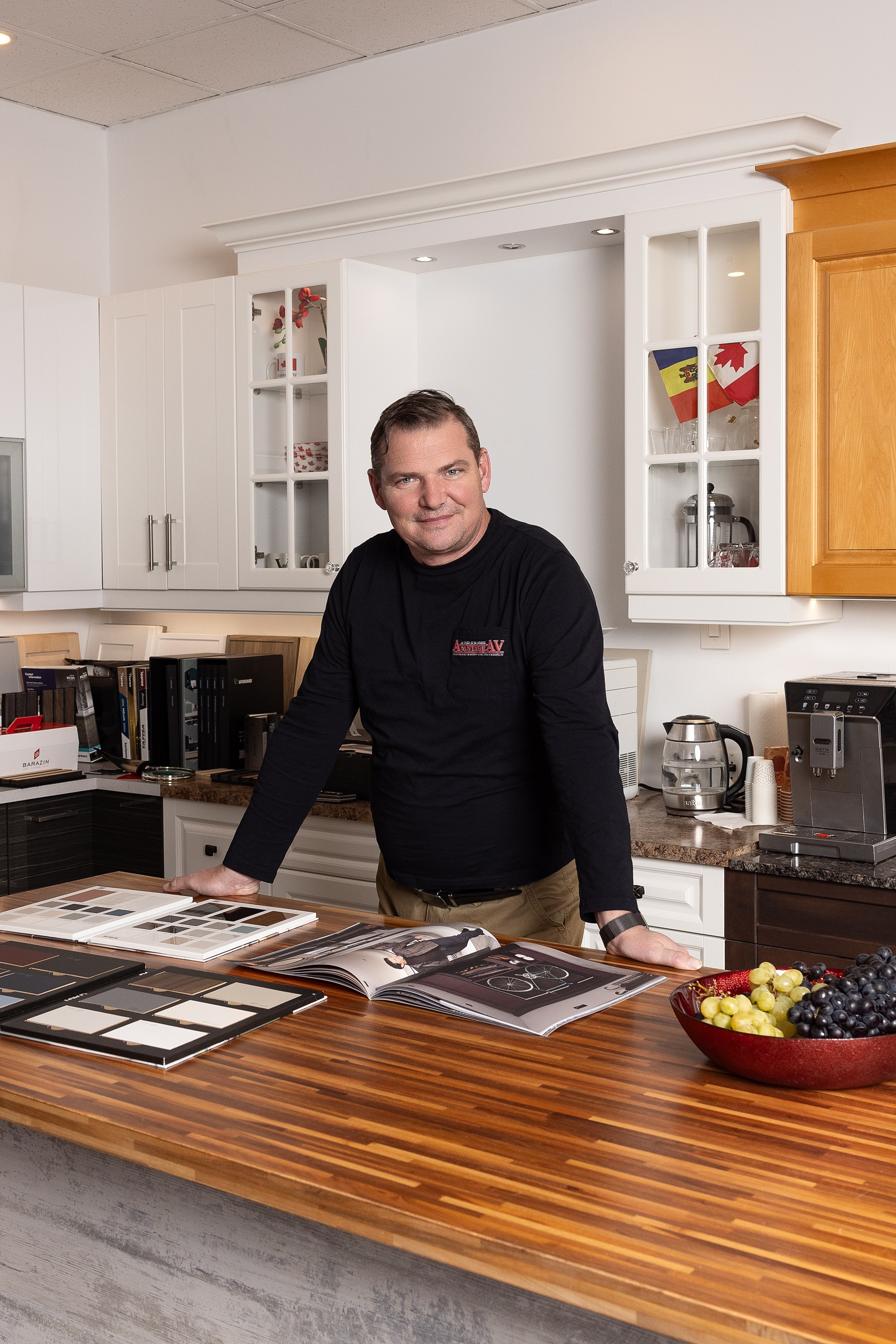 Avantage AV. Je suis photographe portraitiste et je réalise des portraits à toutes les étapes de votre vie! Bienvenue dans mon studio à Westmount, Qc