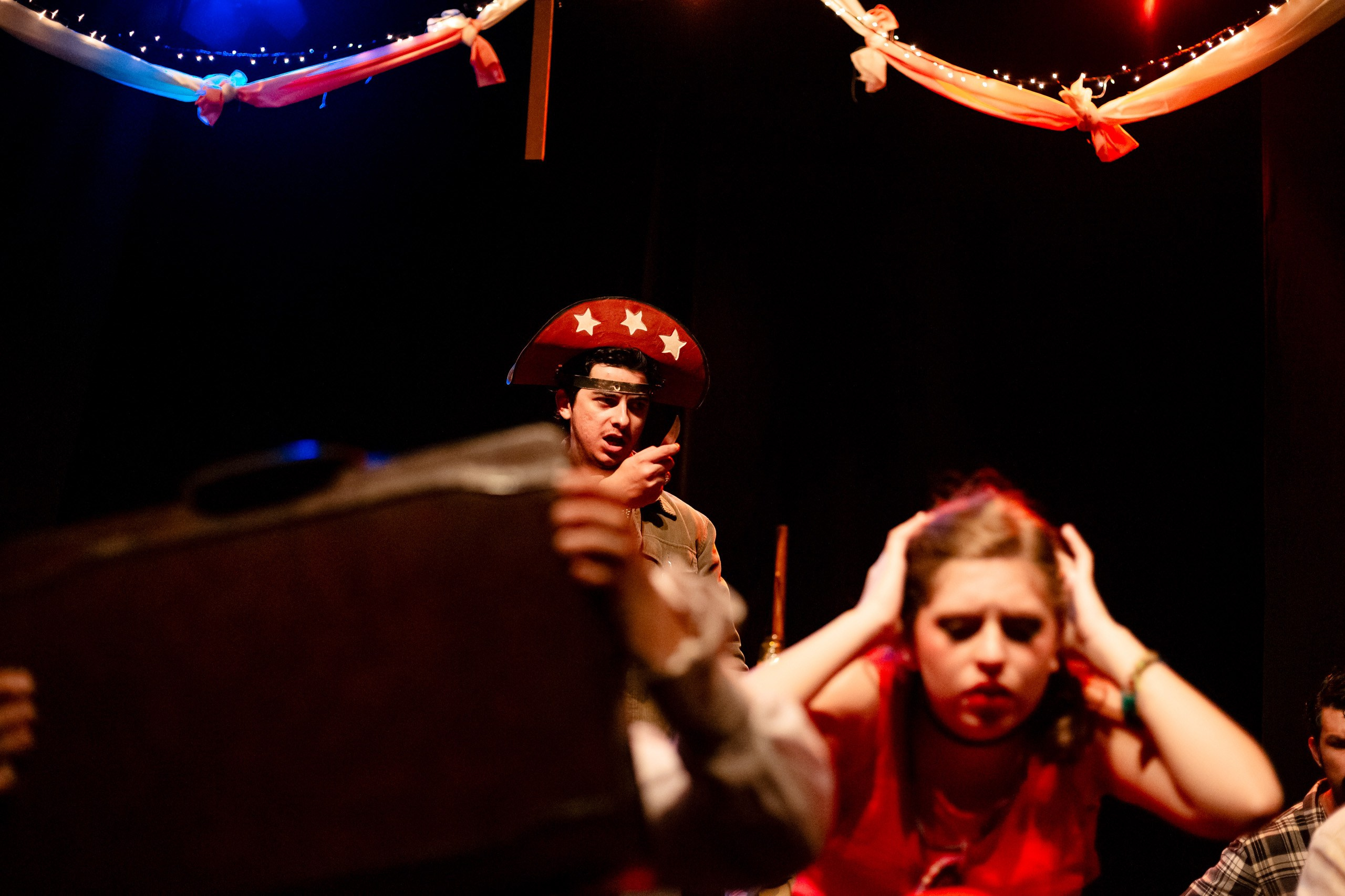 Fotografia de espetáculo teatral Auto da Compadecida do grupo de teatro Anchieta Arte Cênica