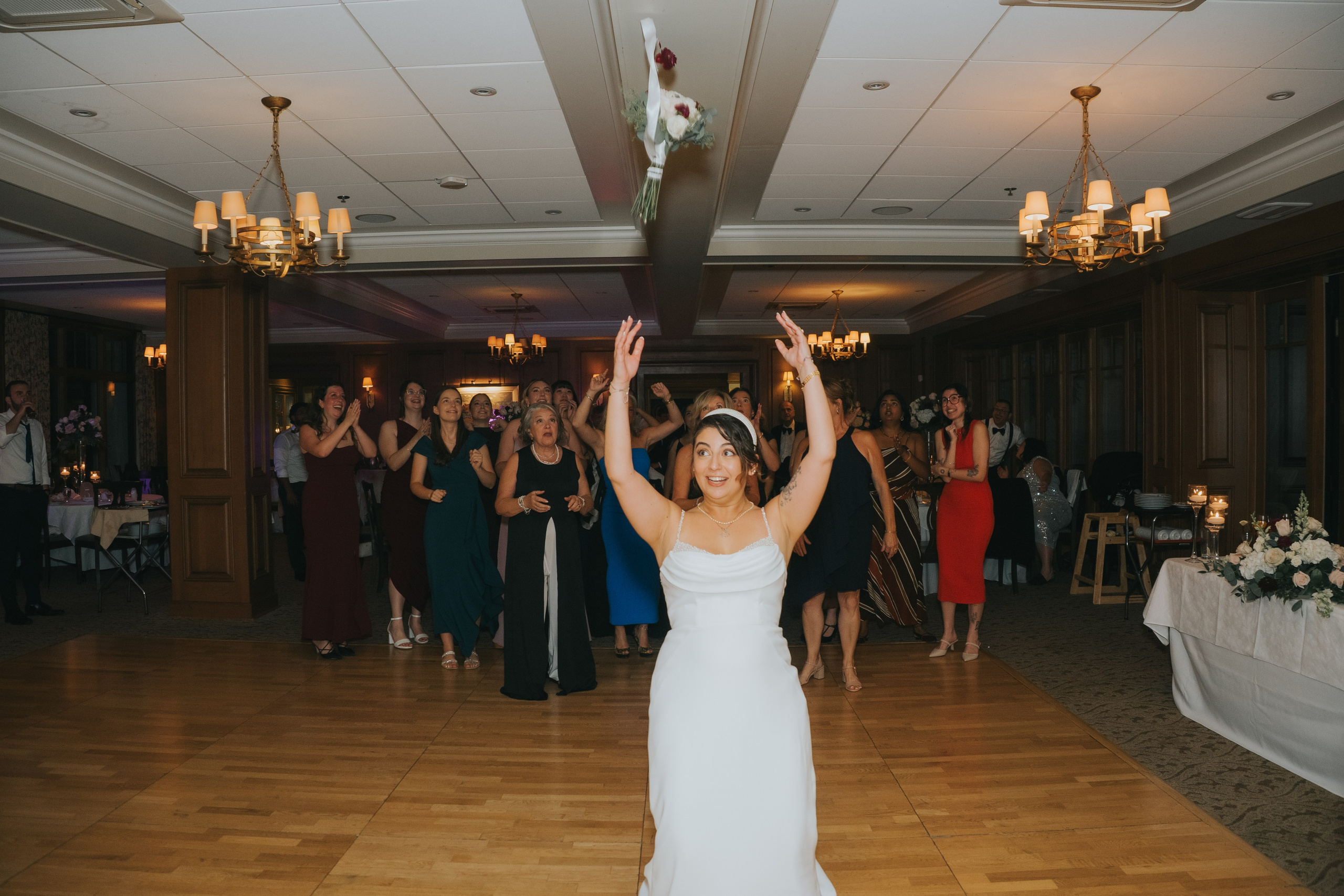Wedding of Cassandra and Loïc in Beaconsfield, Montreal. Montreal Wedding Photographer — Muriel Oe Photo