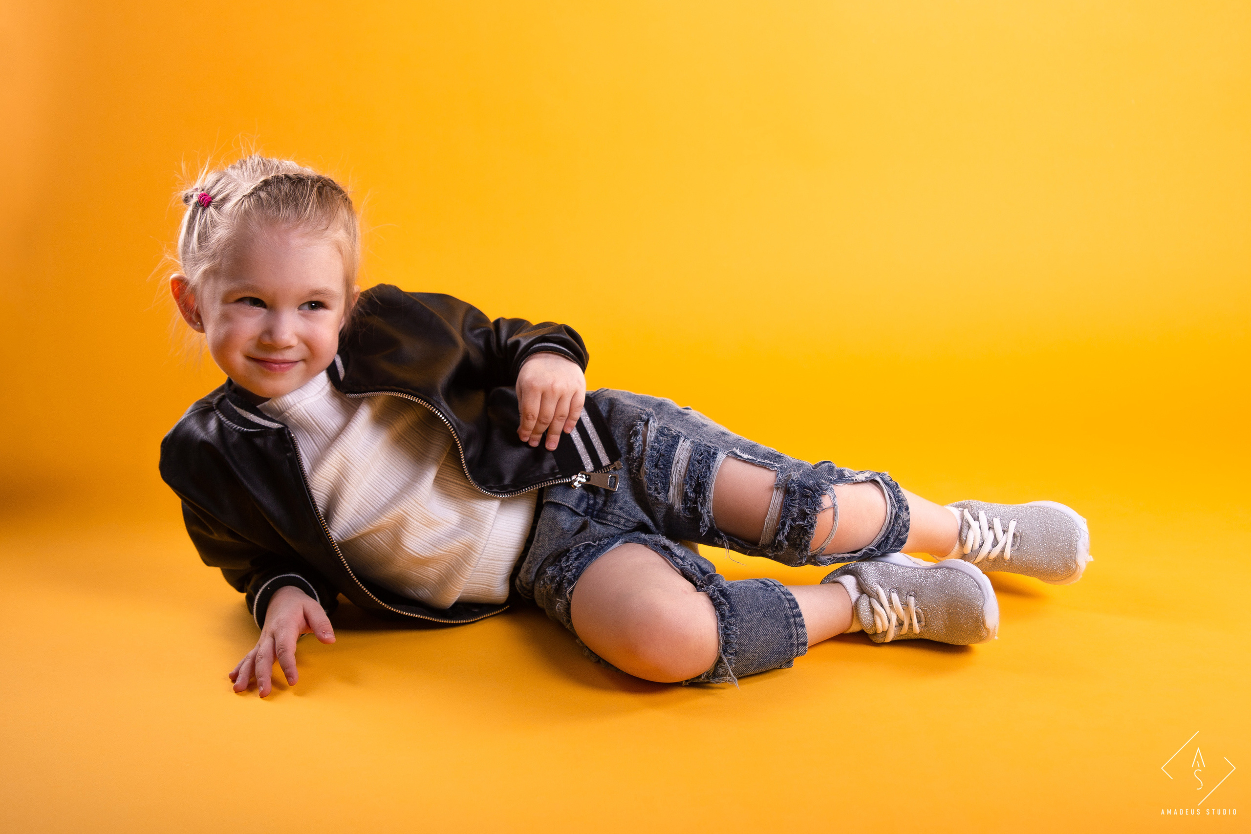 Children Studio Portrait Session | Dimitri Studio Edmonton
