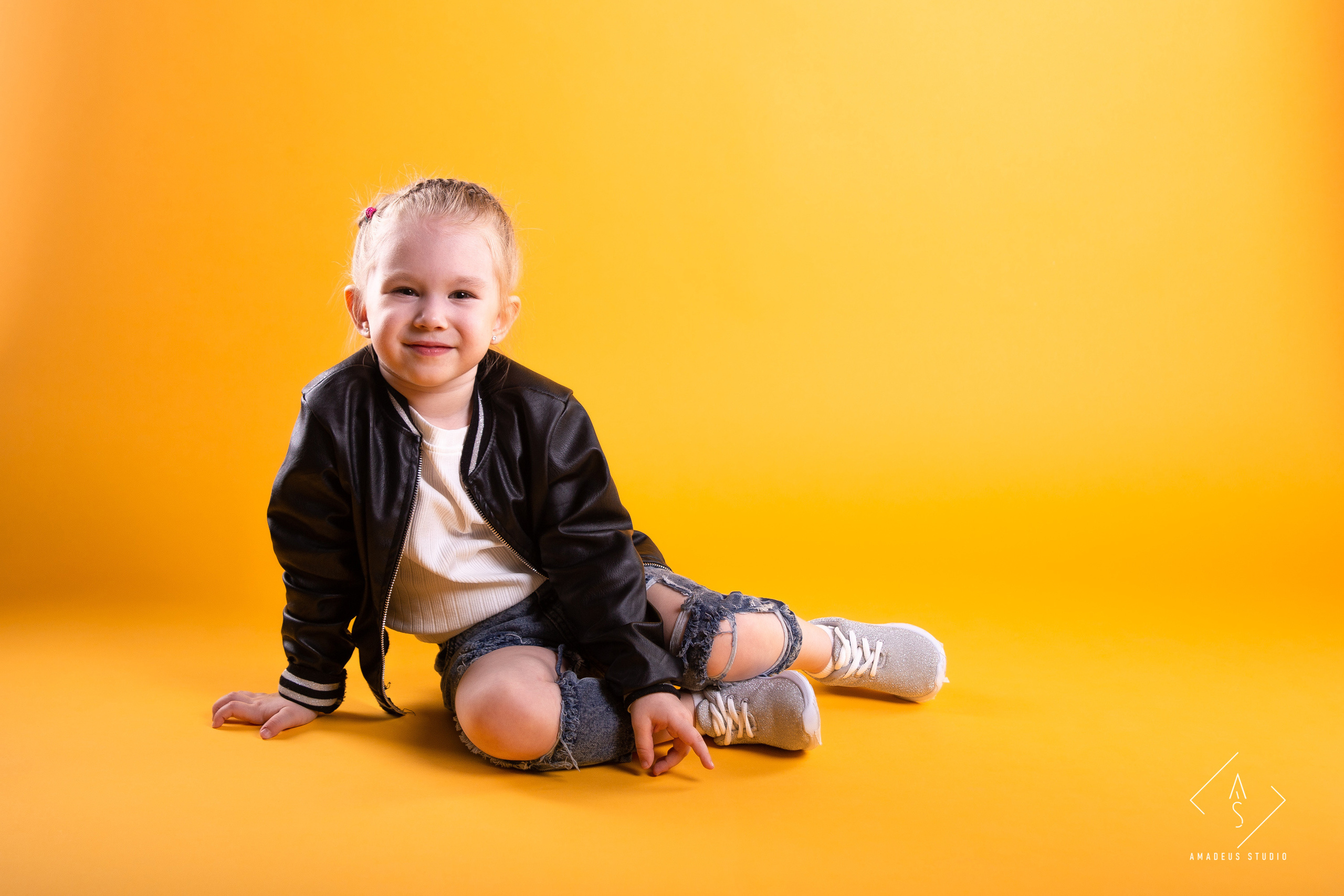 Children Studio Portrait Session | Dimitri Studio Edmonton