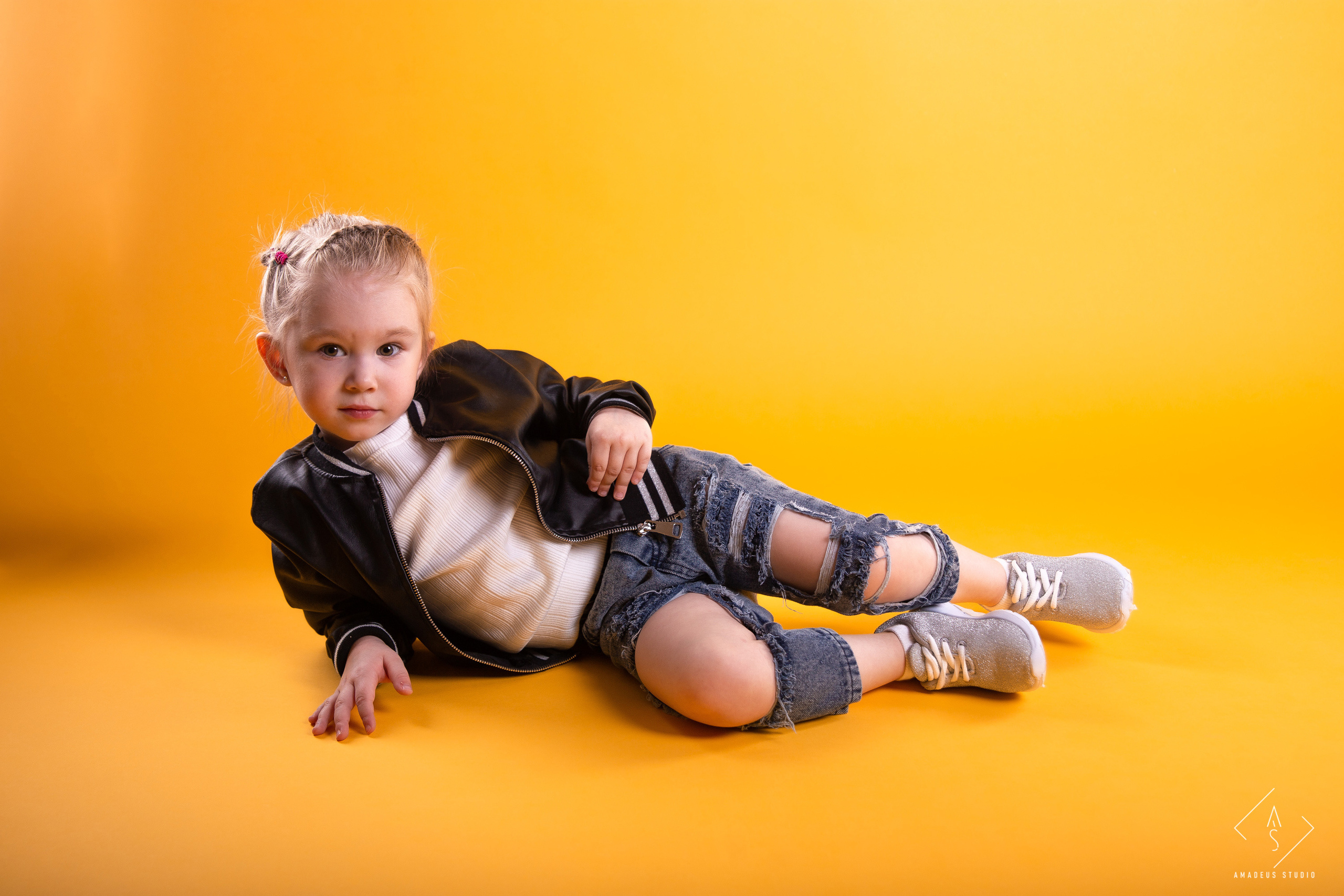Children Studio Portrait Session | Dimitri Studio Edmonton