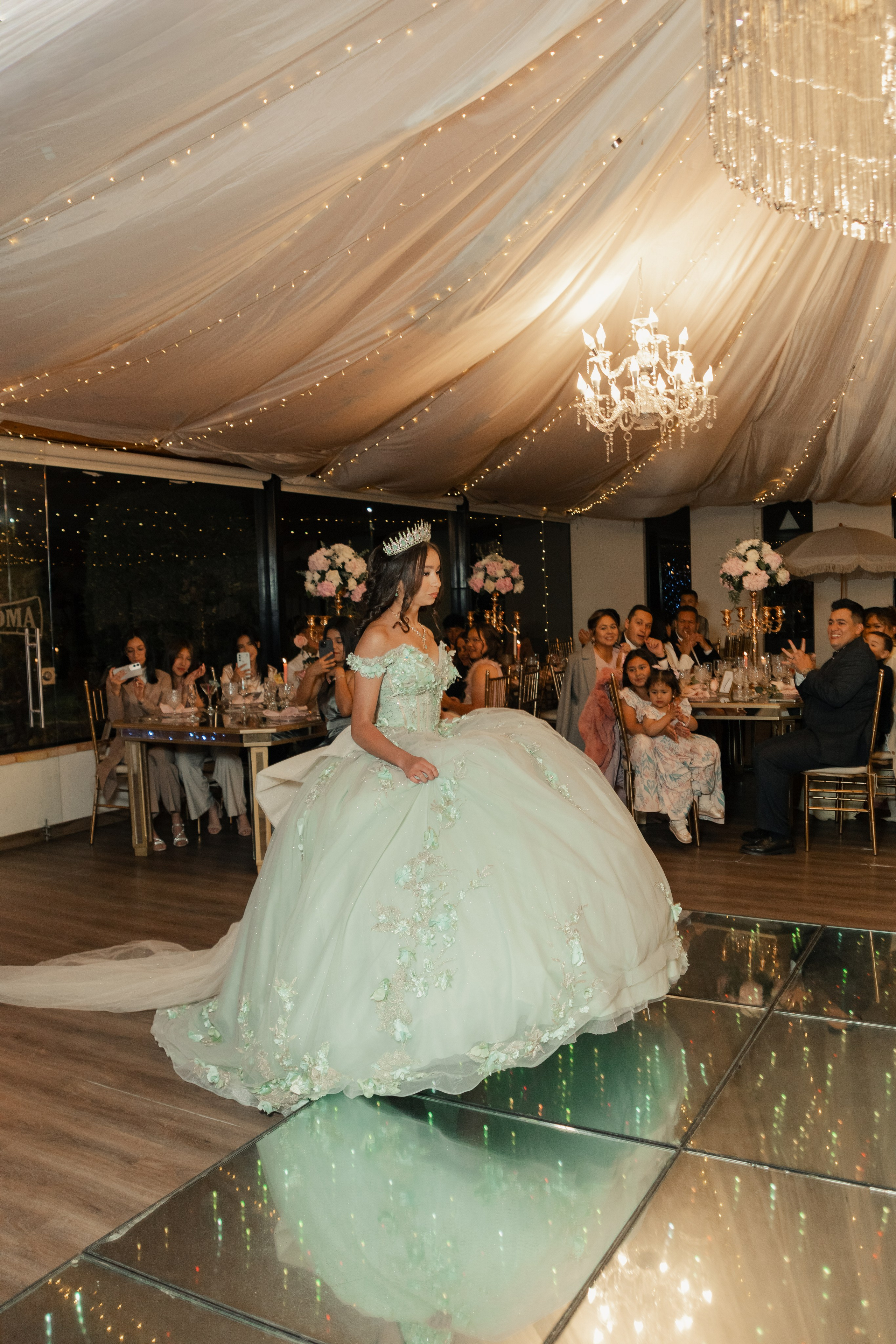 XV LAURA. FOCALMAGIC