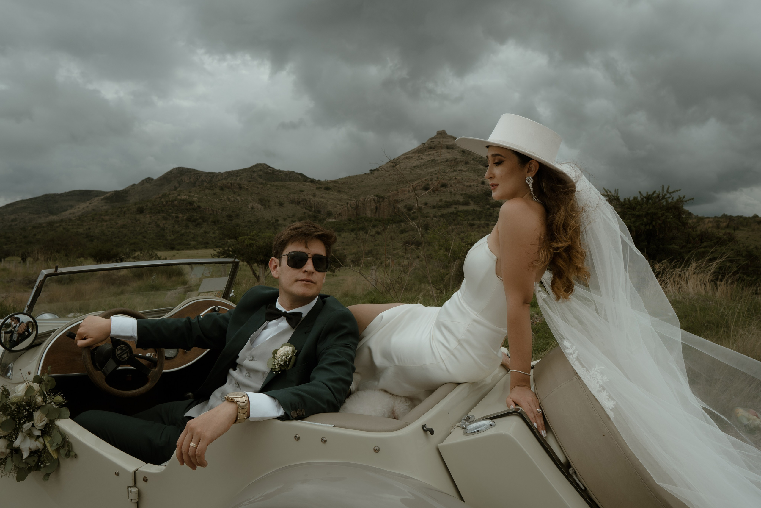 Jorge y Liliana. TWO MILLIMETERS