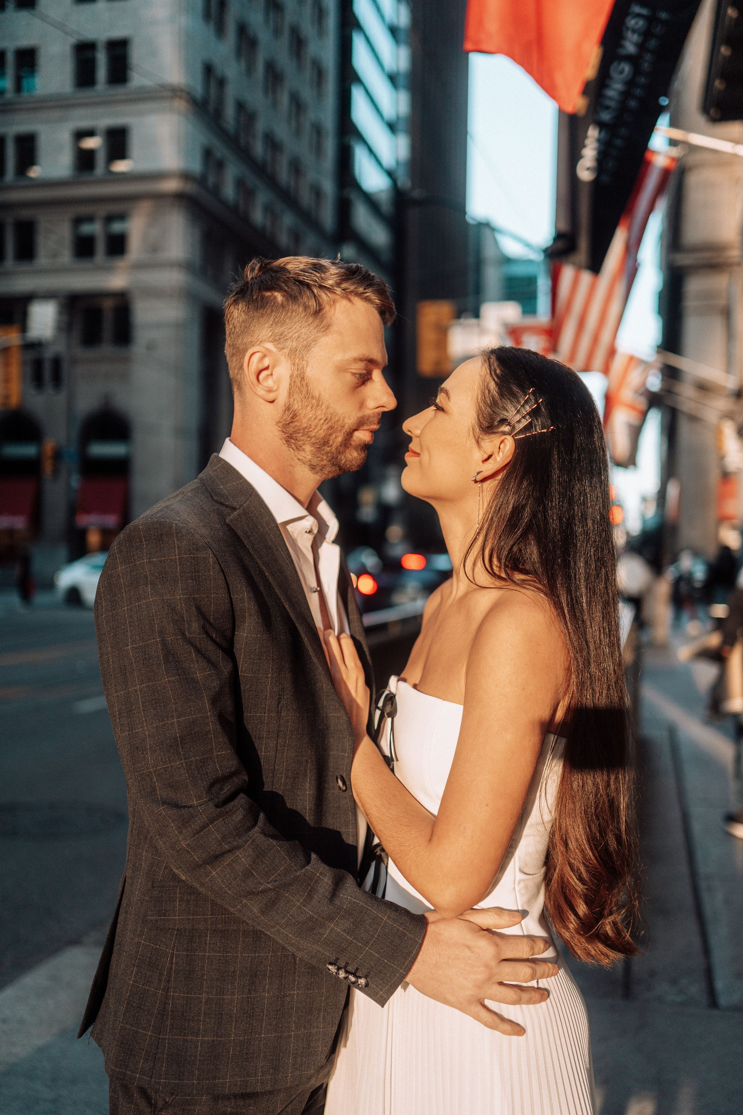 Candid wedding photography in Ontario, featuring moments with family and parents.
