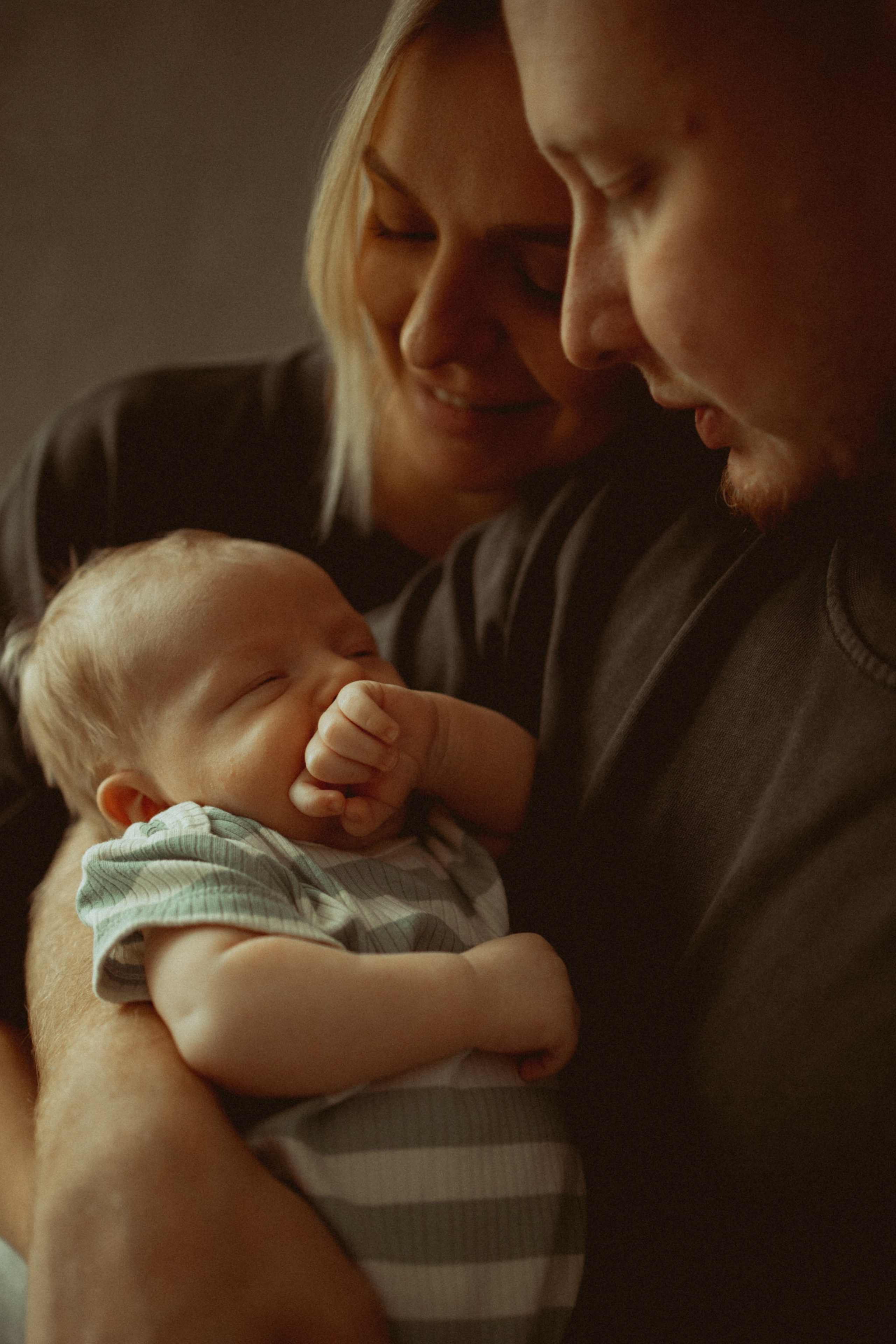 Newborn. Lifestyle photographer Vancouver Island