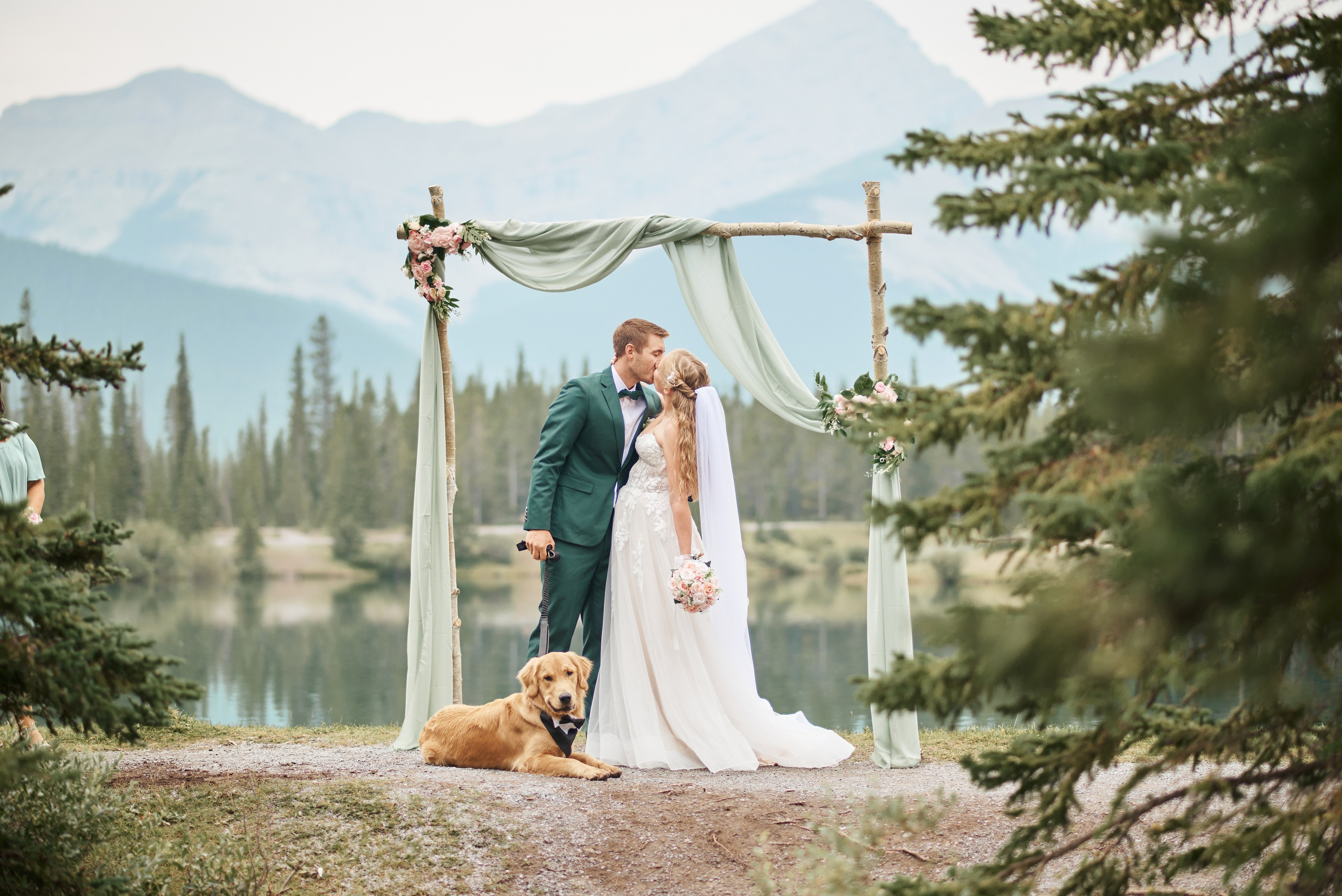 Wedding in Kananaskis Park. Wedding photography and videography team