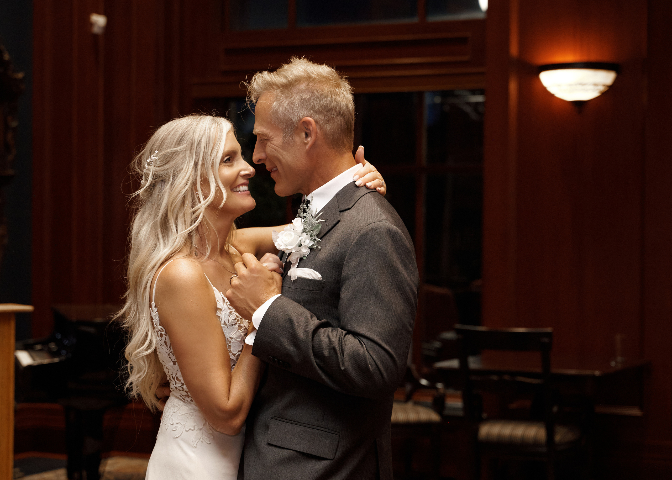 Wedding in Calgary Heritage park. Wedding photography and videography team