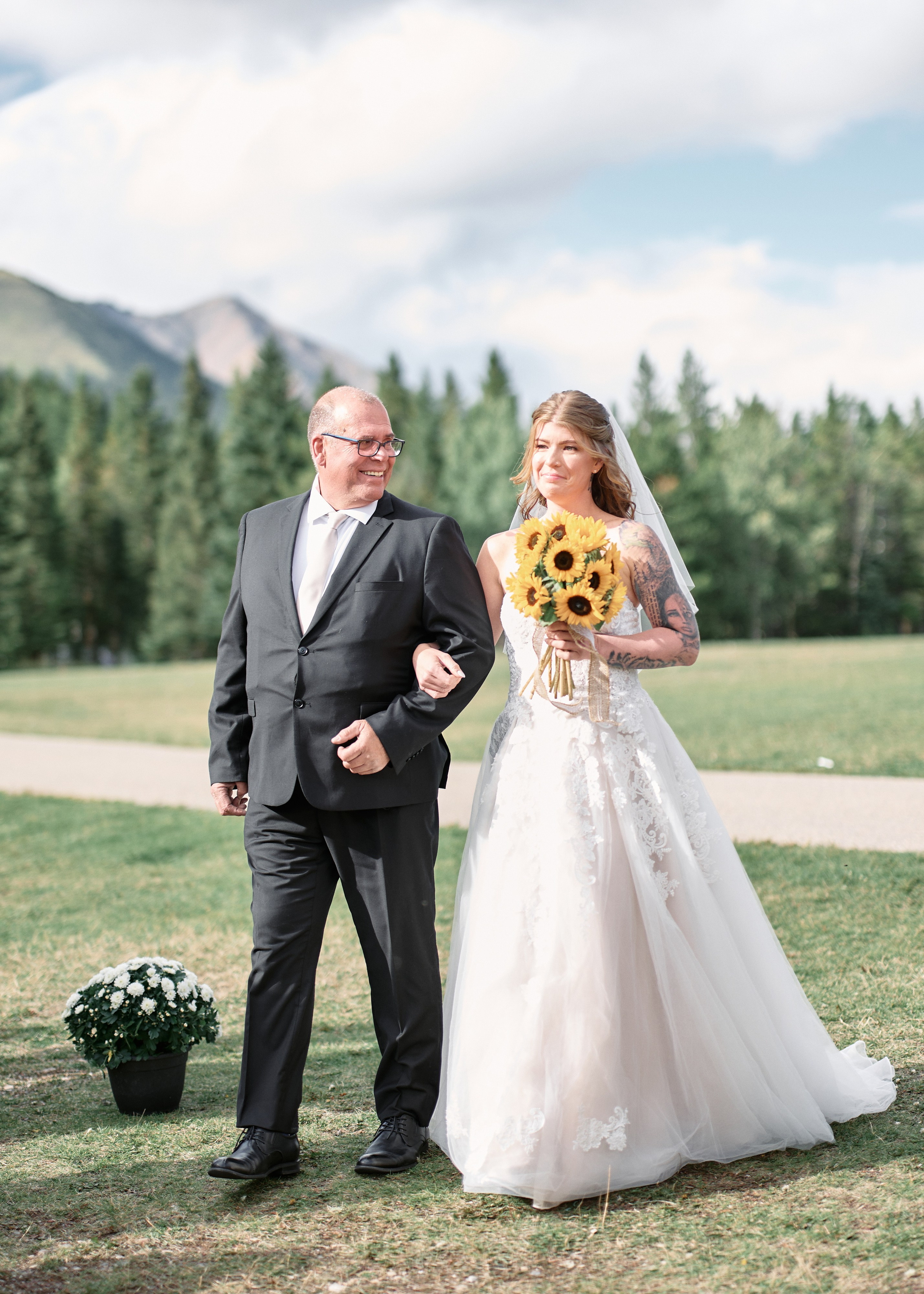 Wedding in Kananaskis Park. Wedding photography and videography team