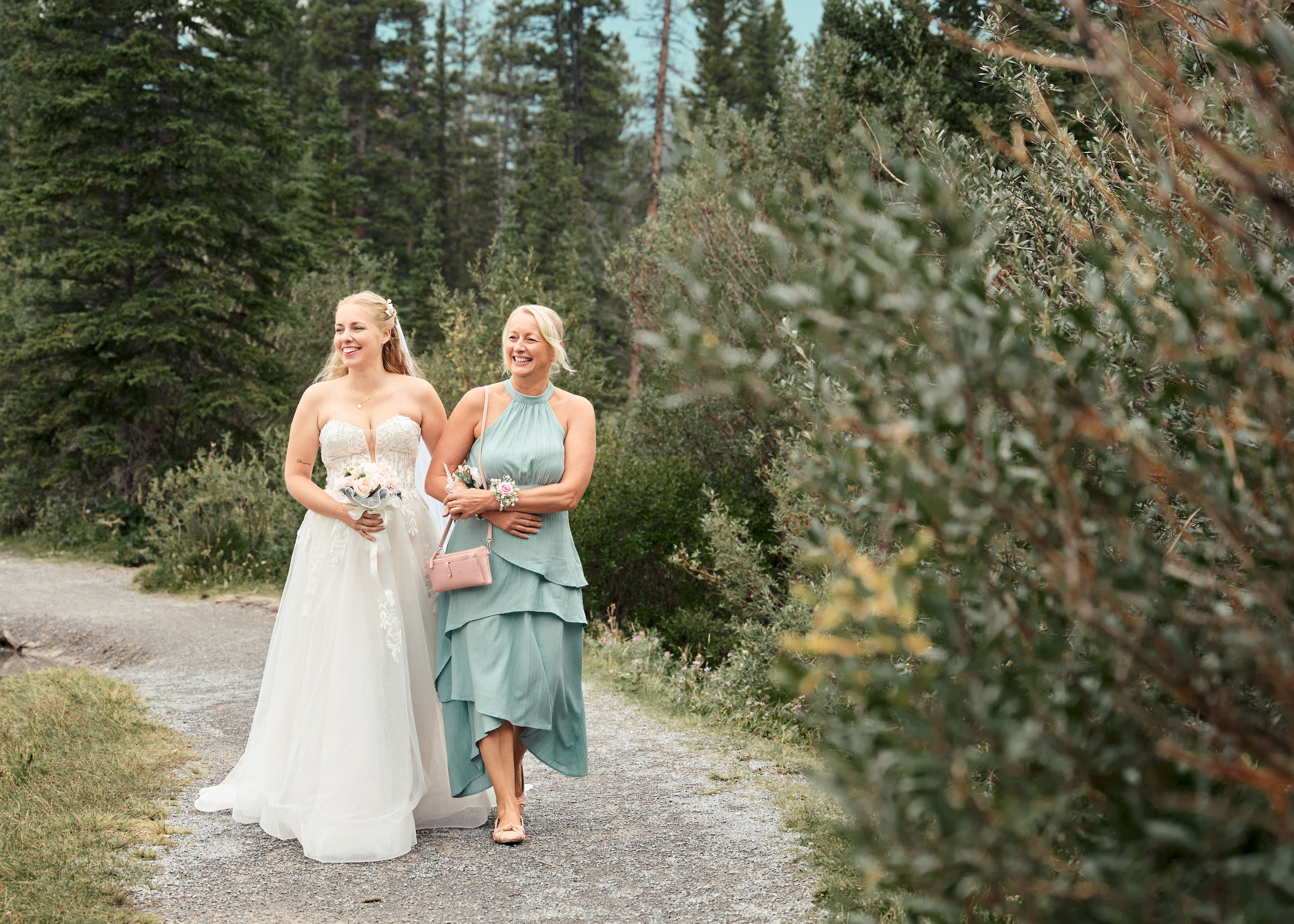 Wedding in Kananaskis Park. Wedding photography and videography team