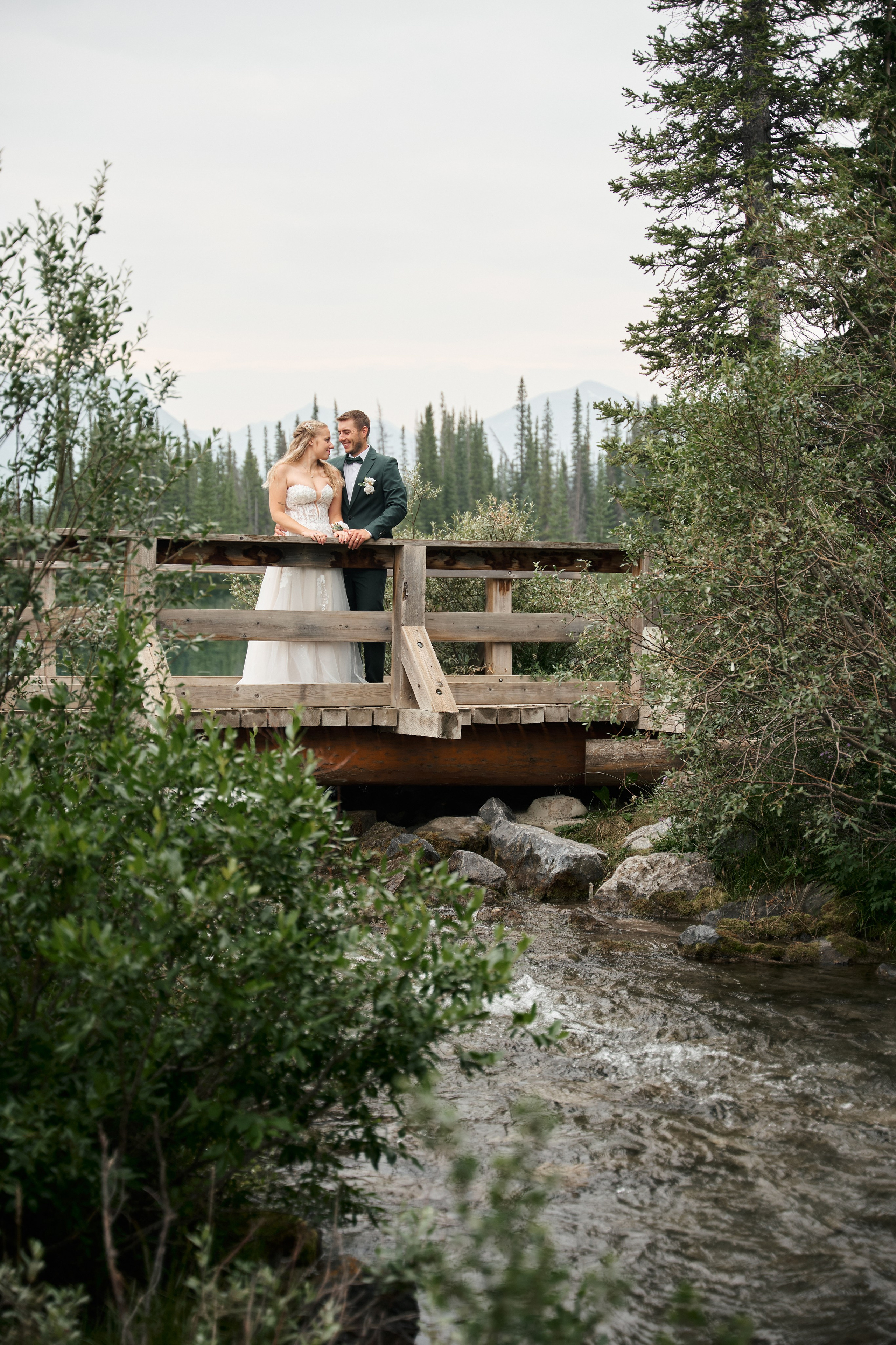 Wedding in Kananaskis Park. Wedding photography and videography team