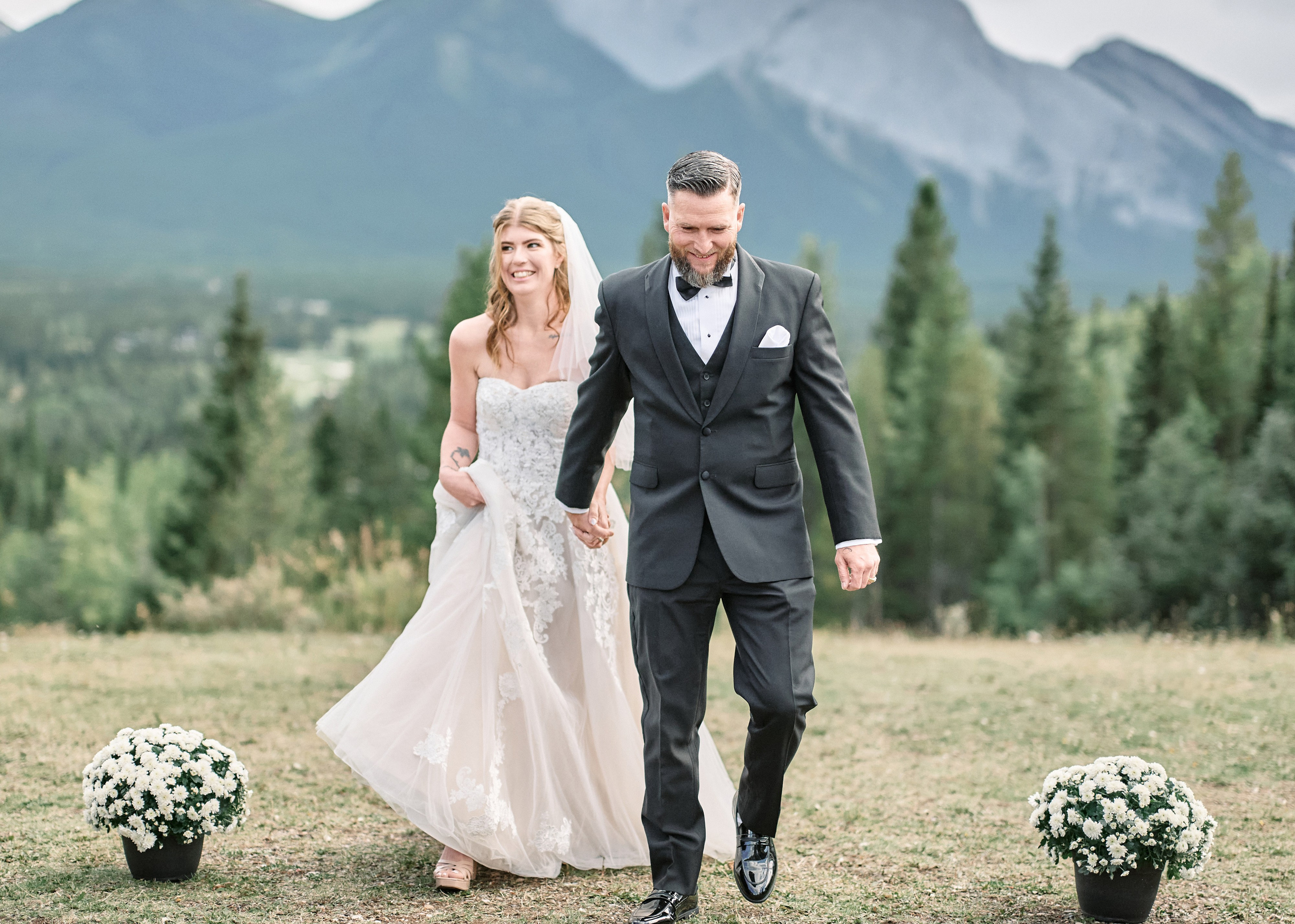 Wedding in Kananaskis Park. Wedding photography and videography team