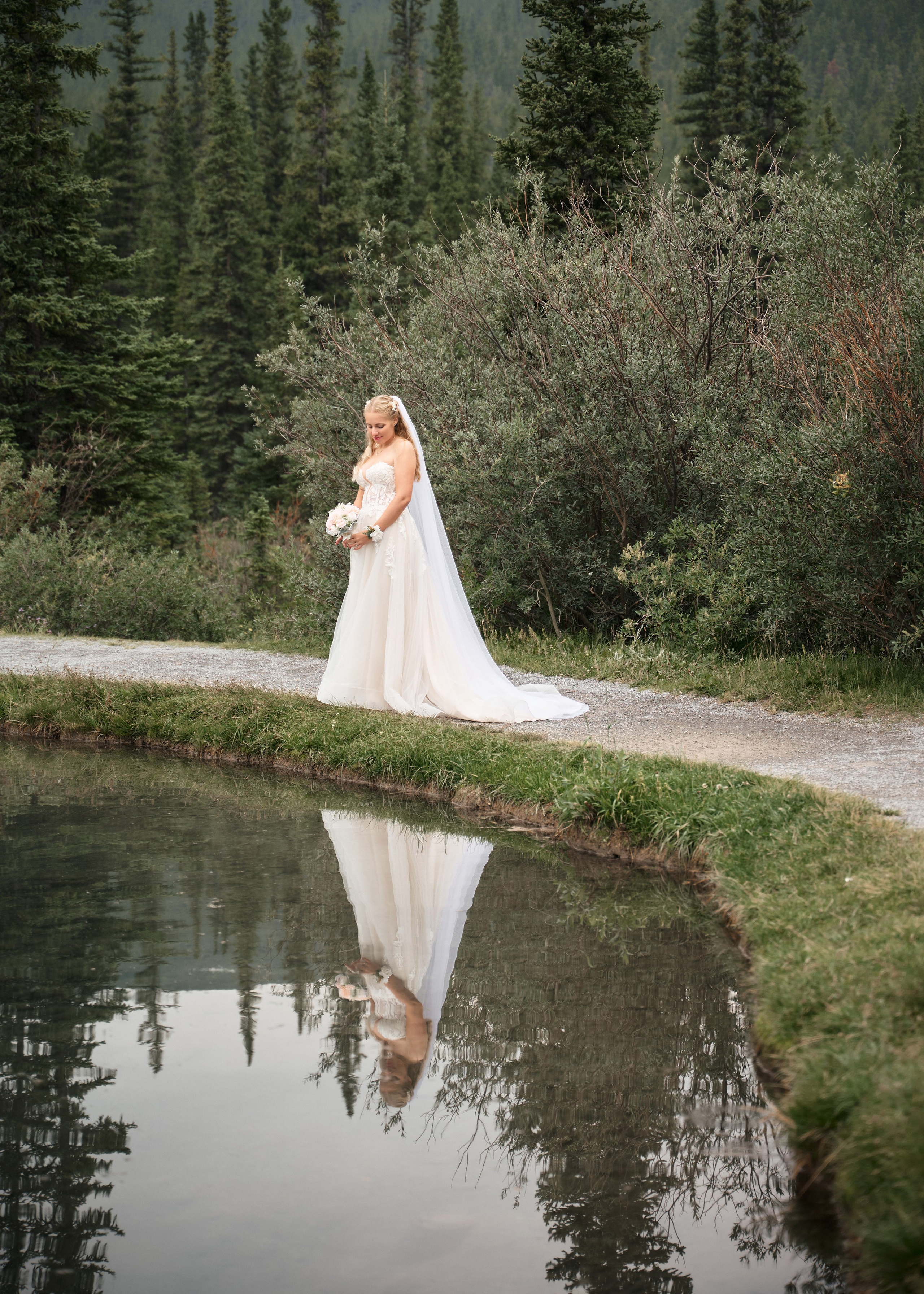 Wedding in Kananaskis Park. Wedding photography and videography team