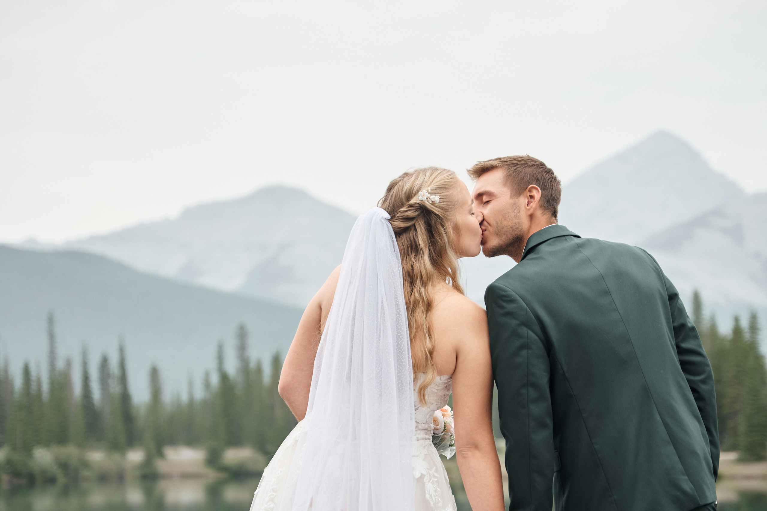Wedding in Kananaskis Park. Wedding photography and videography team