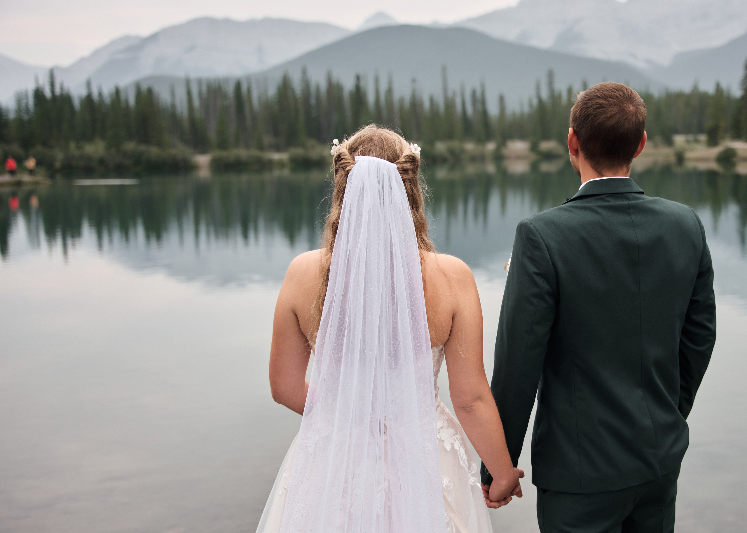 Wedding in Kananaskis Park. Wedding photography and videography team