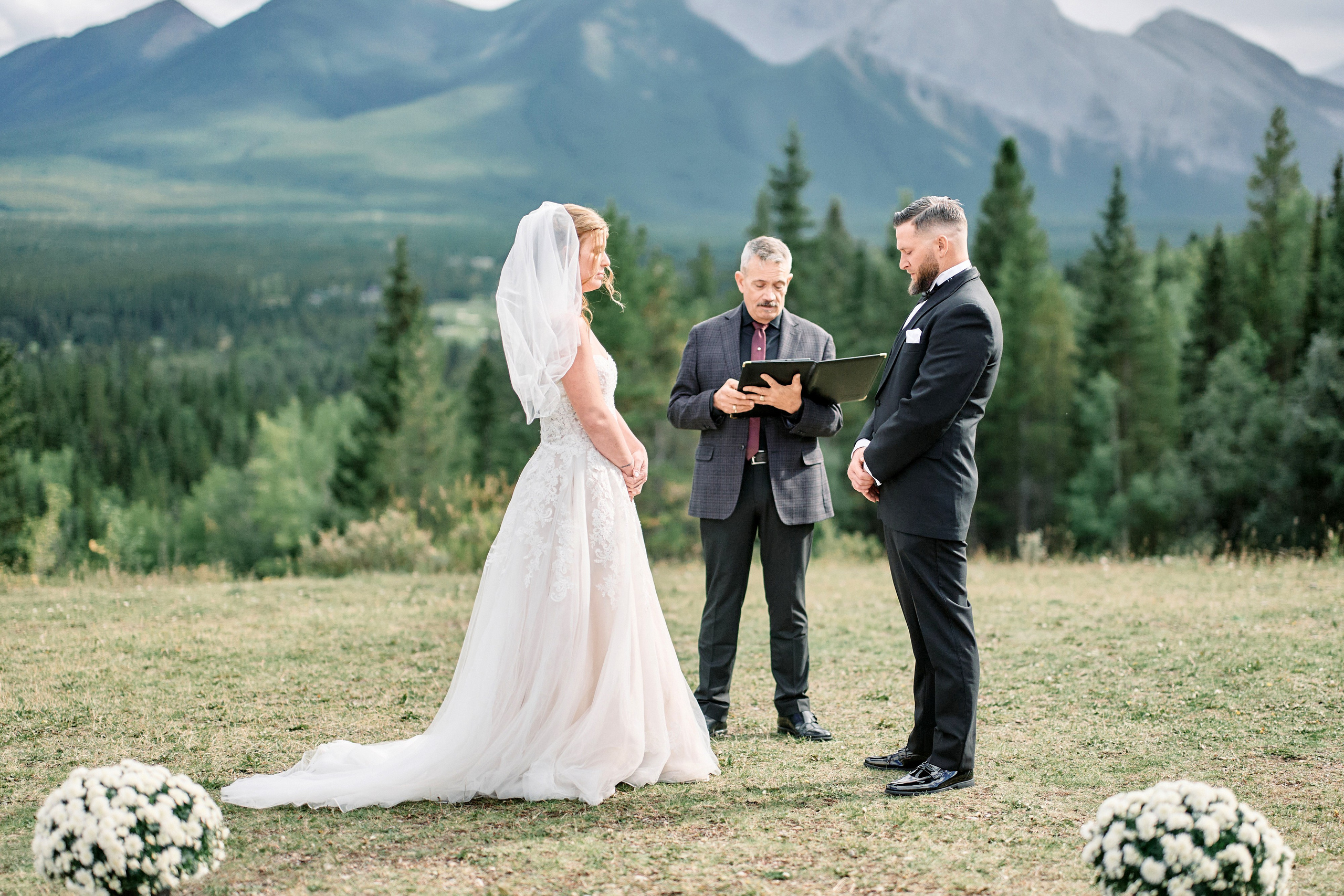 Wedding in Kananaskis Park. Wedding photography and videography team