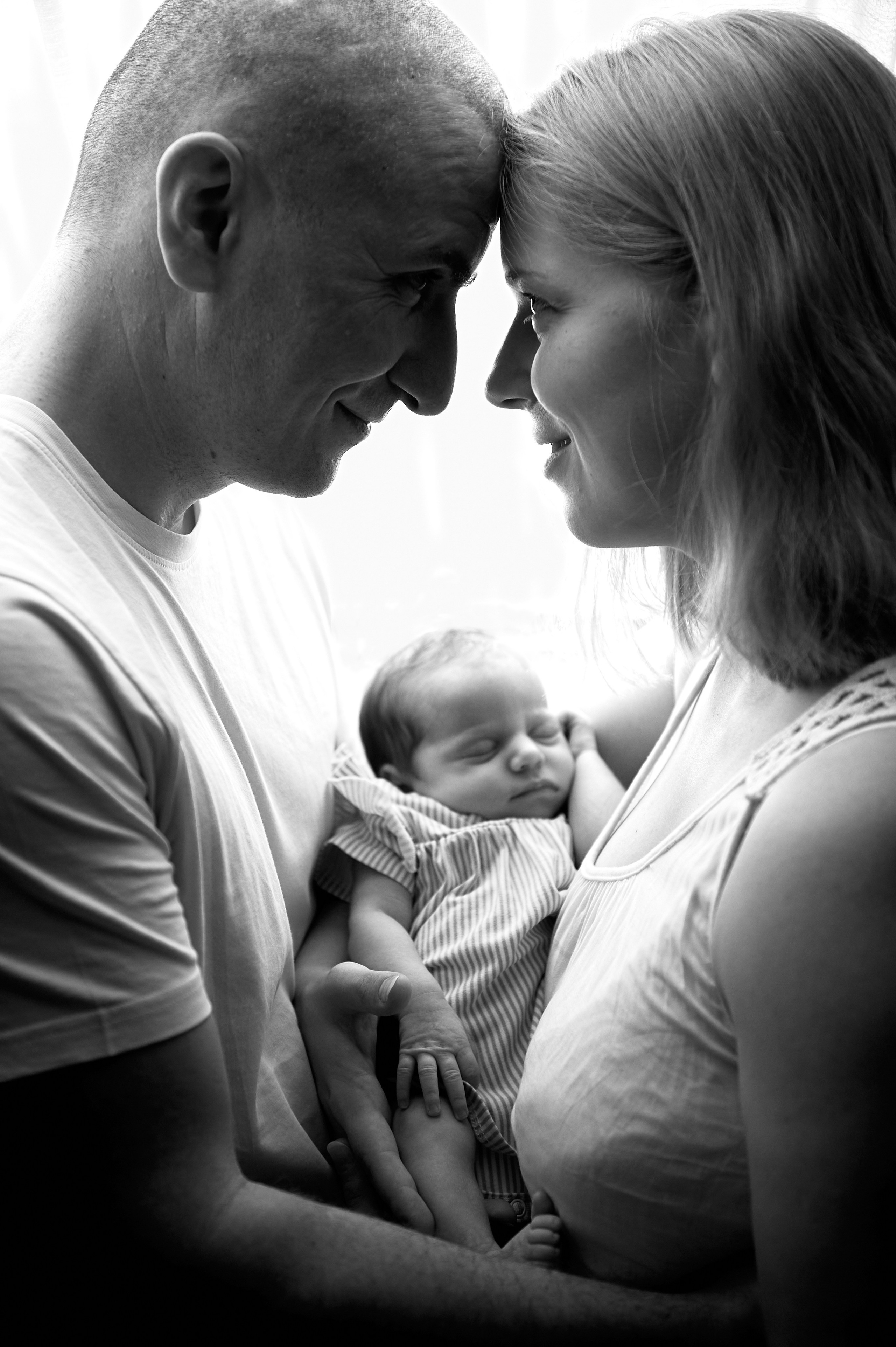 Family photo shoot. Wedding photography and videography team