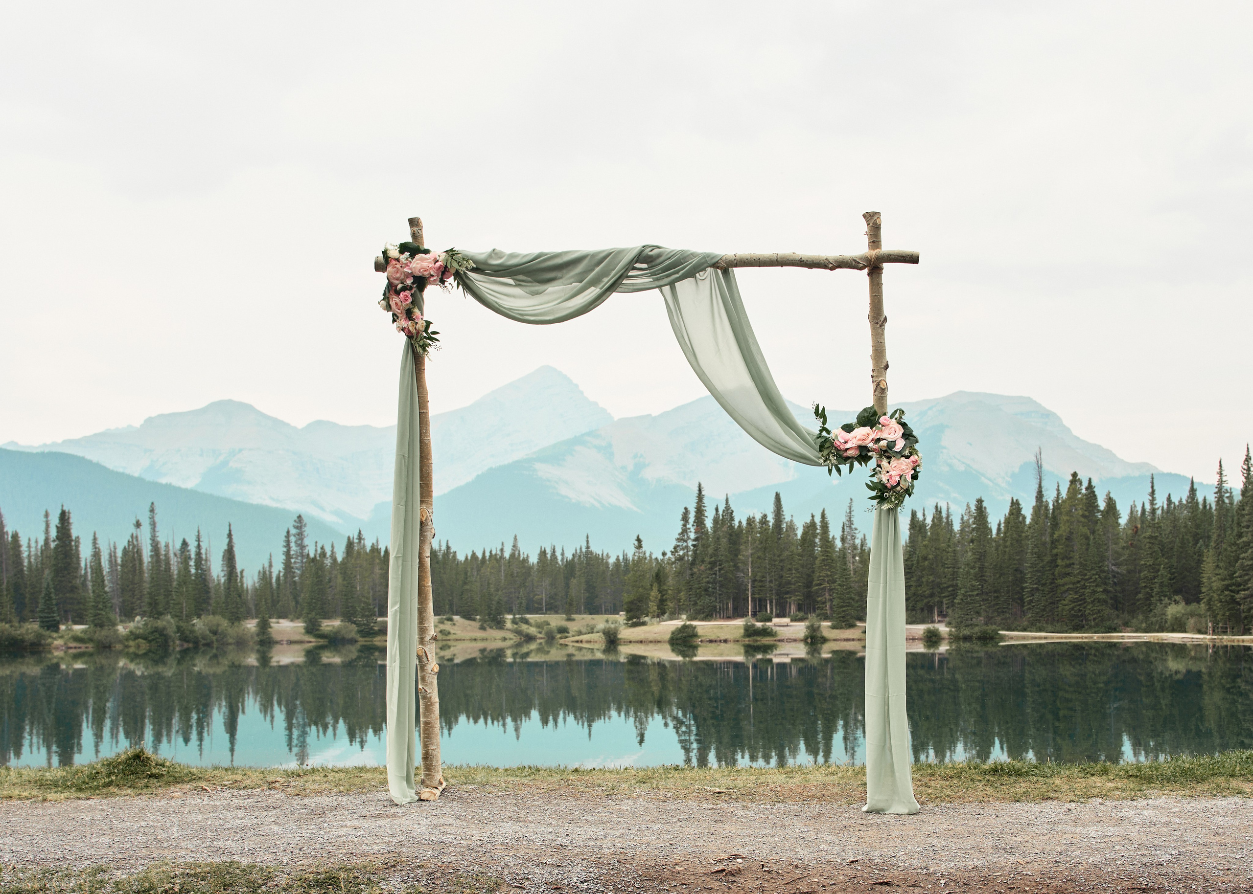 Wedding in Kananaskis Park. Wedding photography and videography team