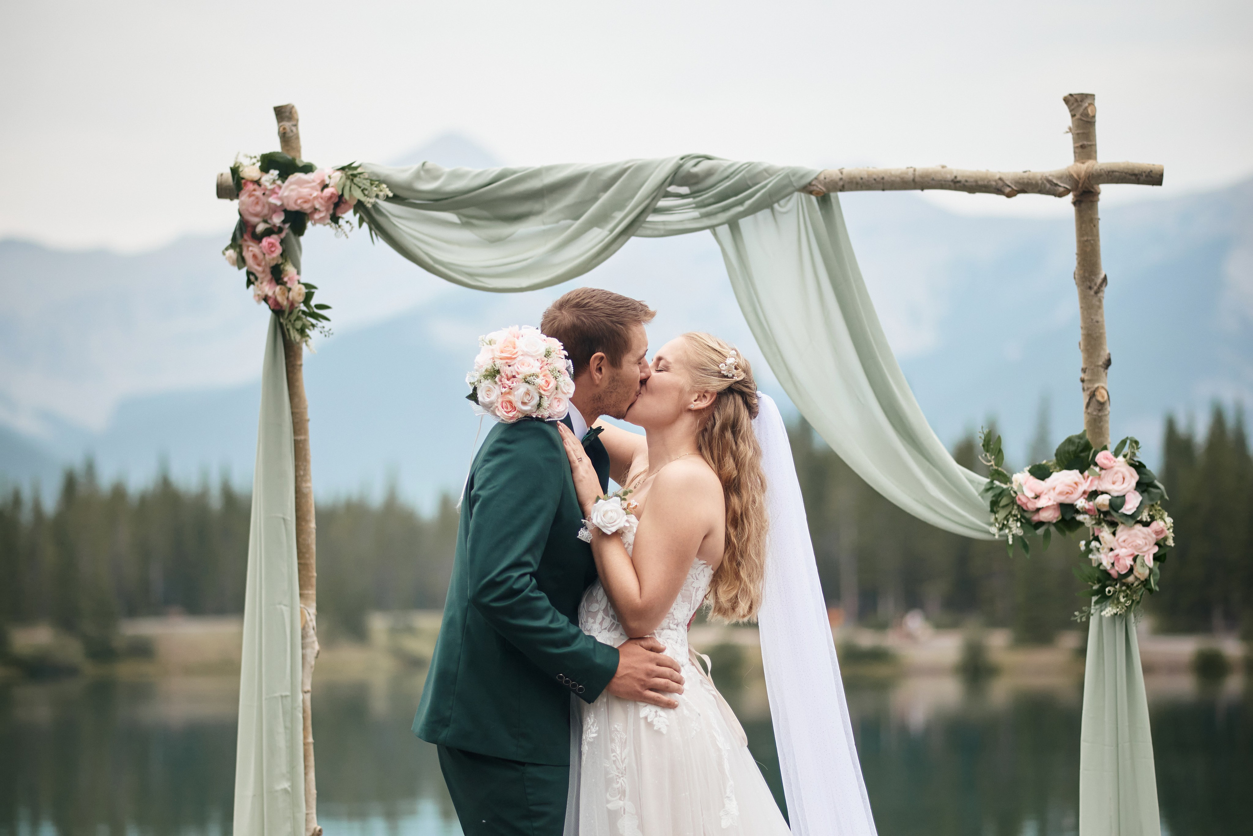 Wedding in Kananaskis Park. Wedding photography and videography team