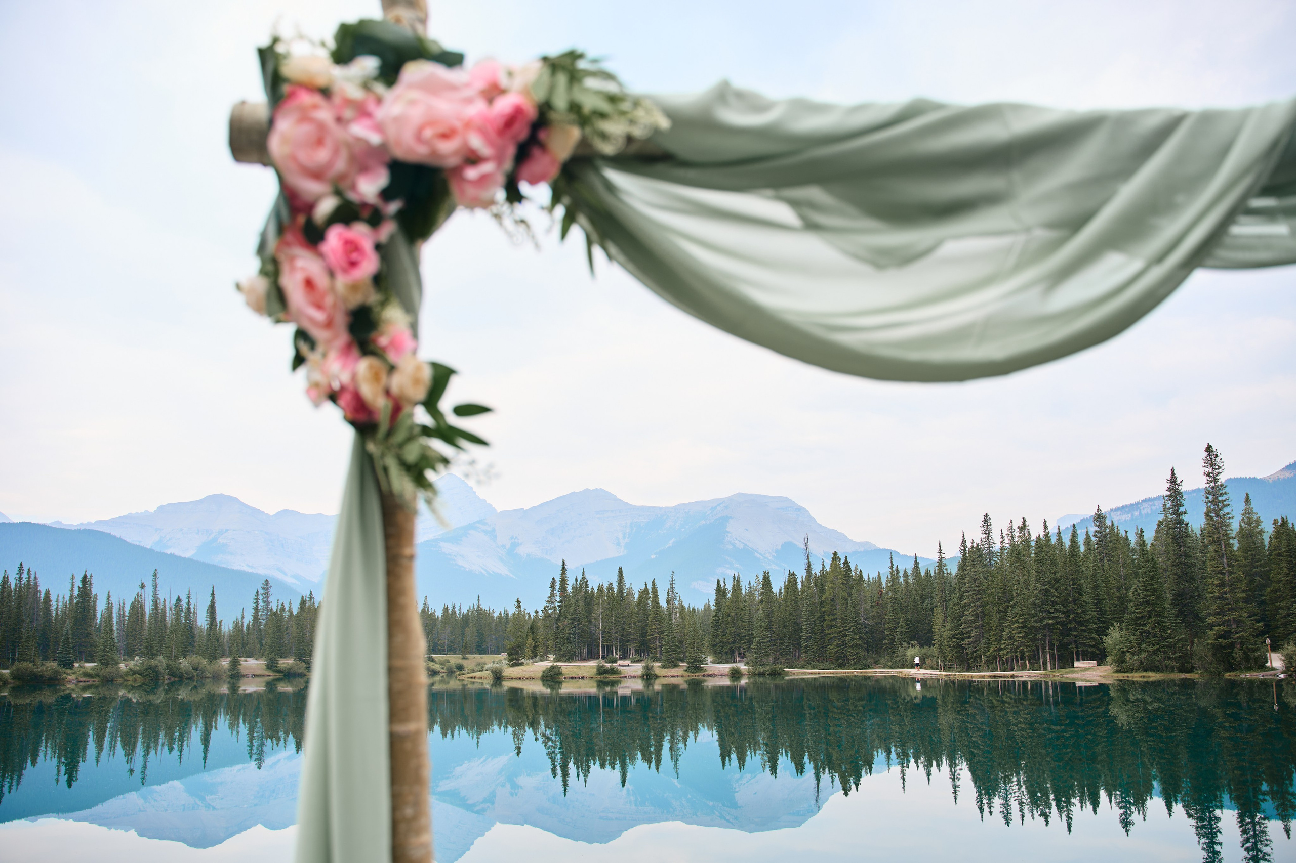 Wedding in Kananaskis Park. Wedding photography and videography team